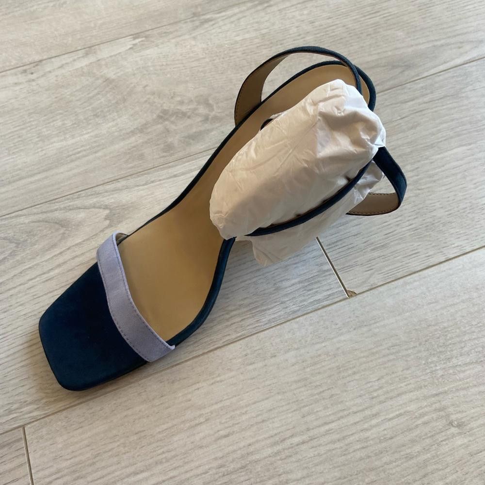 Designer Stylish Two-Tone Slingback Heels - Comfortable and Chic Size US 10 / IT 40 - 1 Thumbnail