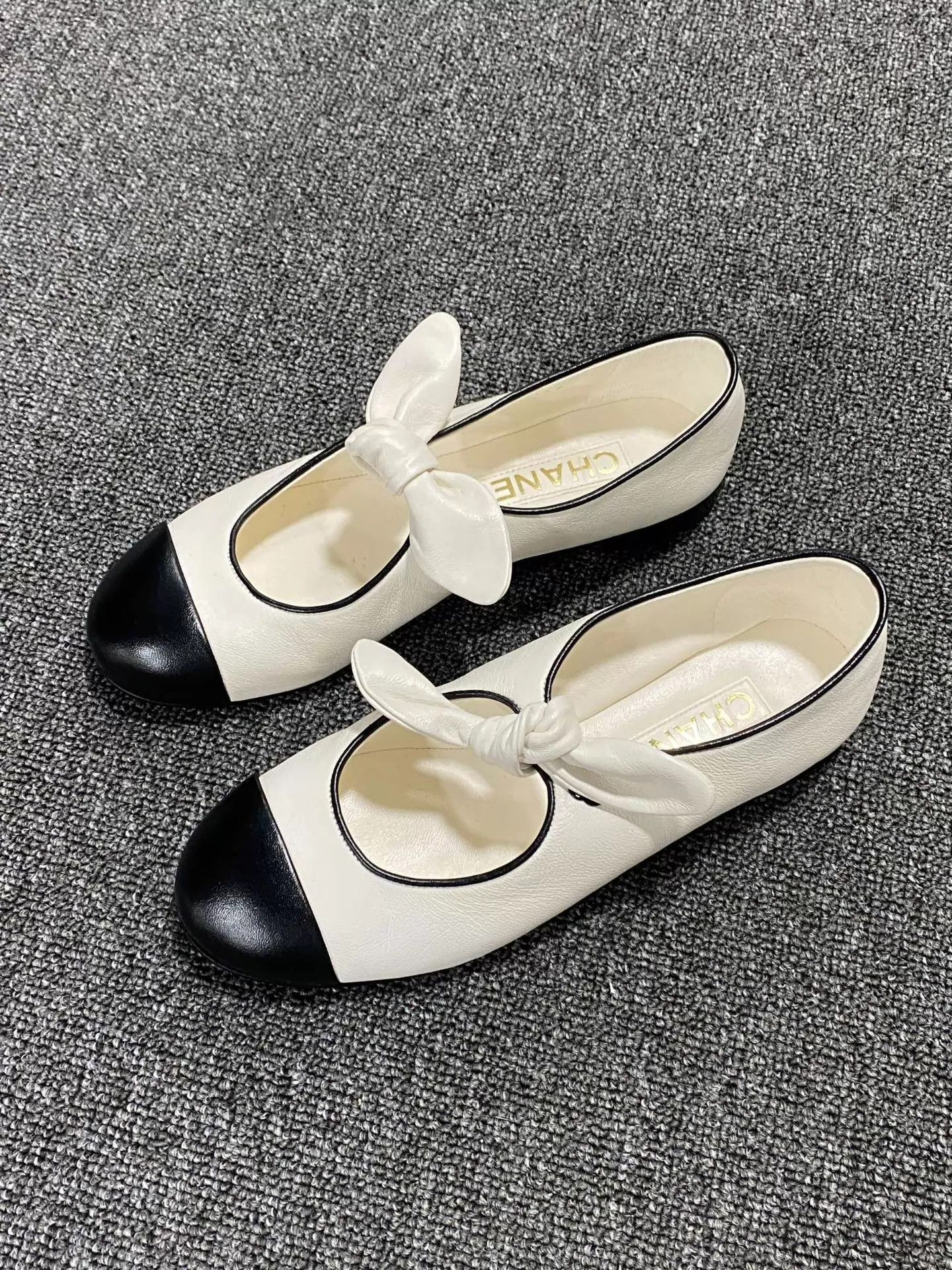 Chanel Chanel 25C Women's Bow Mary Jane 98 New 35.5 Size US 5 / IT 35 - 1 Thumbnail
