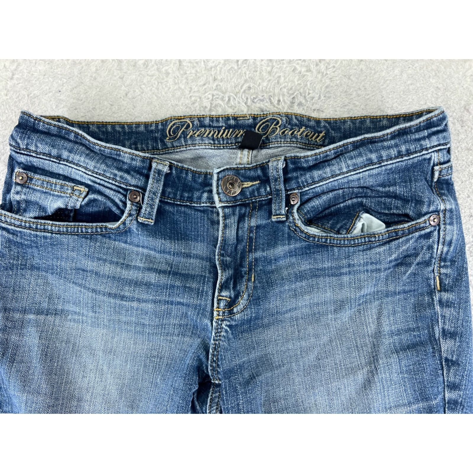 Gap GAP Jeans Bootcut Denim 25x30 Adult Women Blue Regular 6 Medium Wash 90s Retro Southwestern Womens Jeans Size 28" / US 6 / IT 42 - 4 Thumbnail
