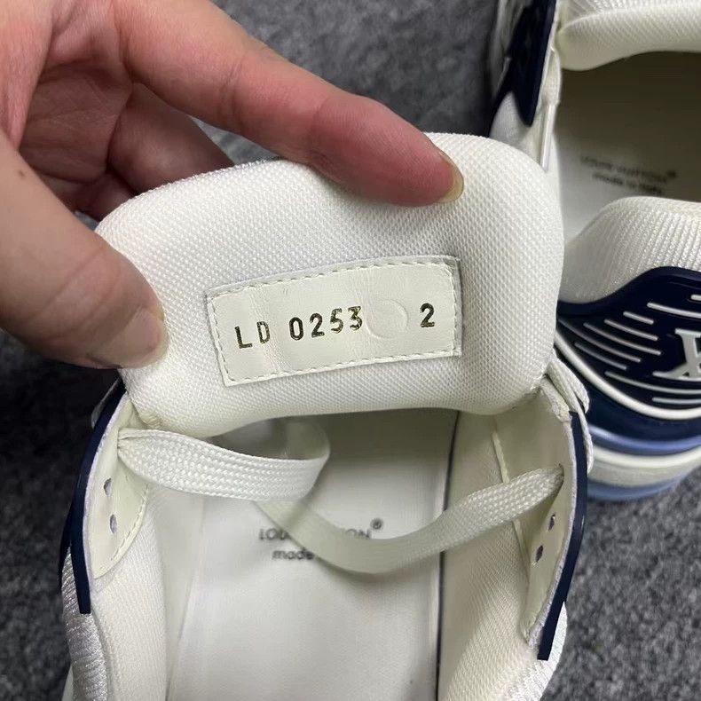 Louis Vuitton Louis Vuitton size 2 Blue and white round toe lace-up low b Size US 6.5 / EU 39-40 - 4 Thumbnail
