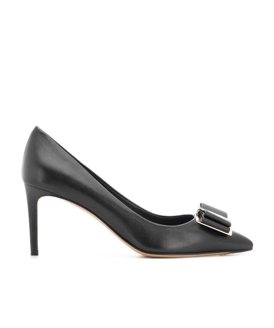 Salvatore Ferragamo Salvatore Ferragamo Women's Vara Bow Pump Heels K6 Size US 6 / IT 36 - 3 Thumbnail