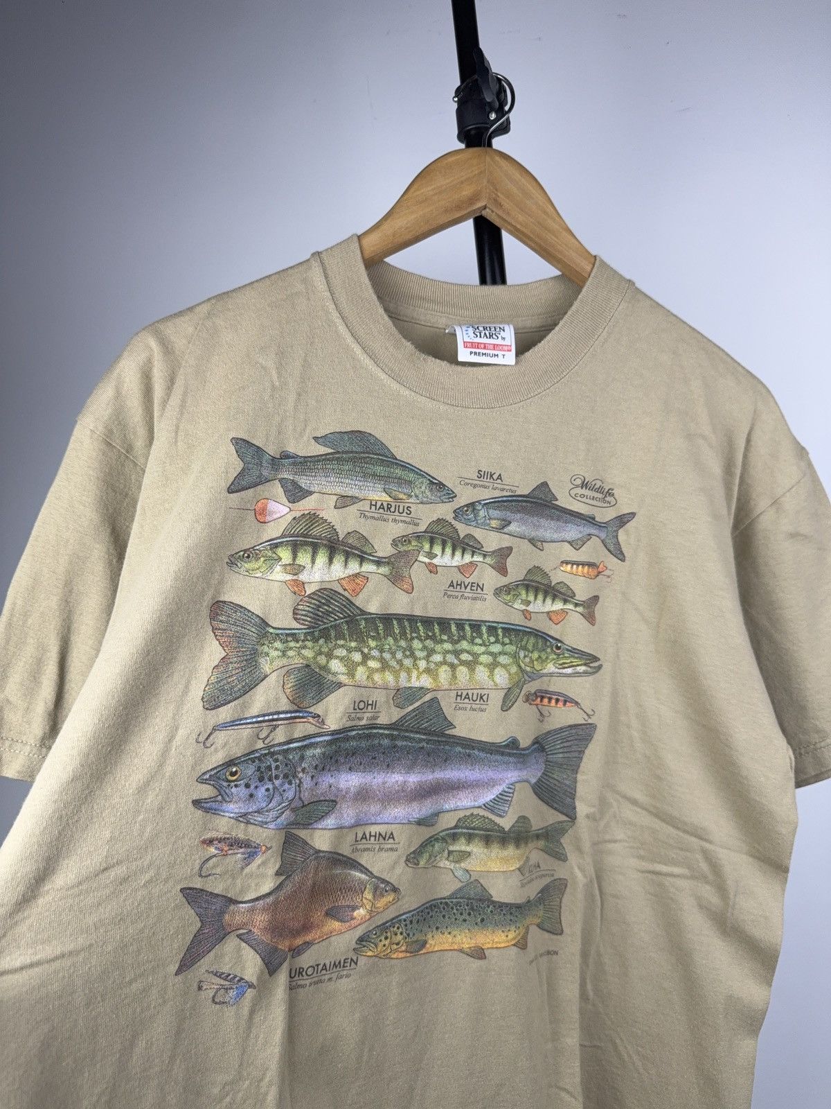 Vintage Vintage 90s Retro Wildlife Fish Print Graphic T-Shirt Beige Size US L / EU 52-54 / 3 - 4 Thumbnail