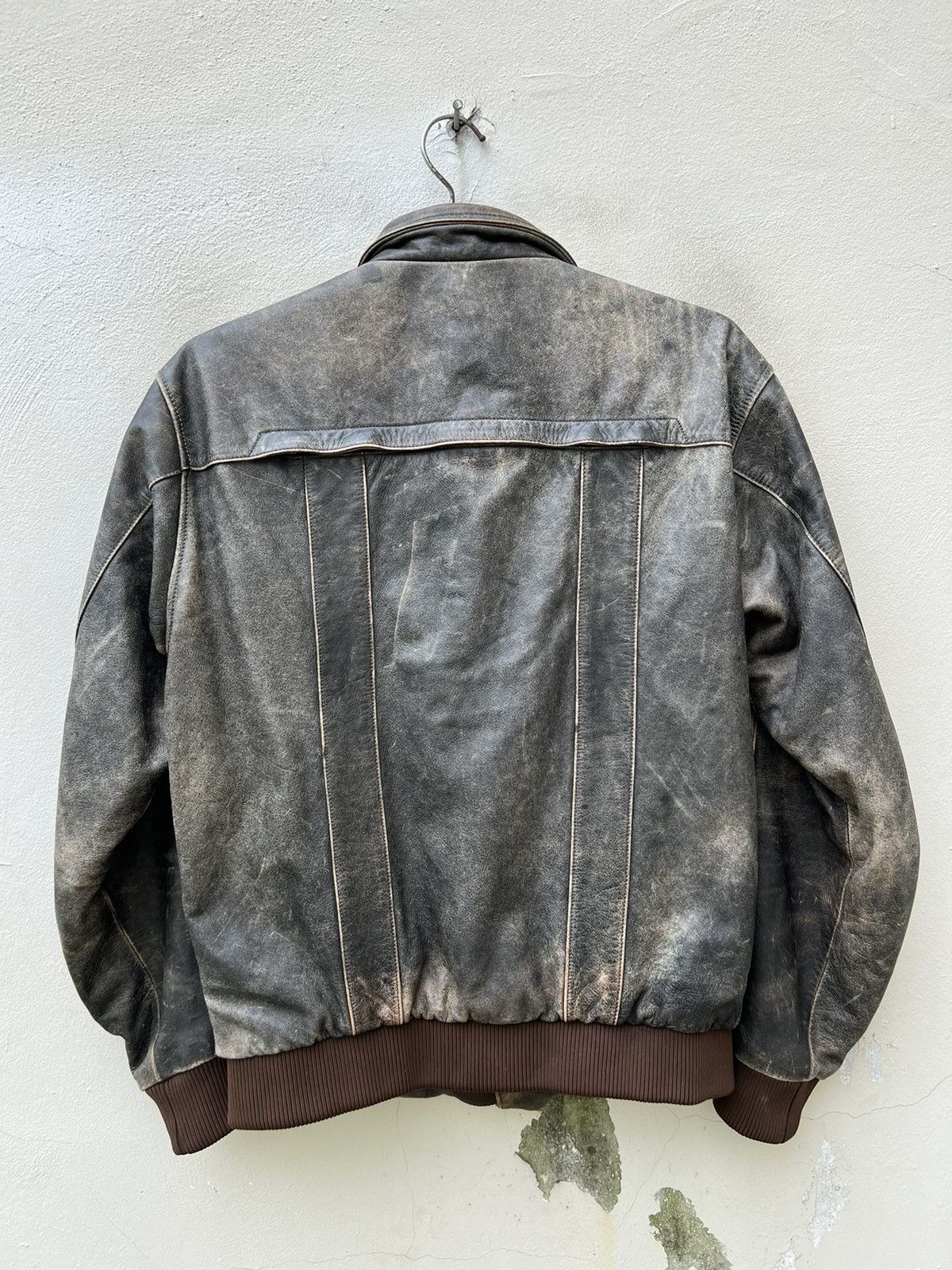Leather Vintage Triumph Motorcycles Fade Patina Leather Jacket Size US L / EU 52-54 / 3 - 19 Thumbnail