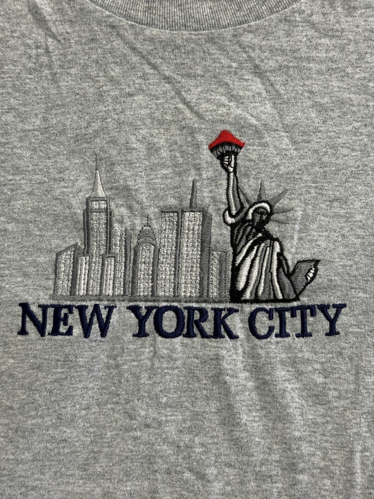 Fruit Of The Loom VTG NYC Skyline T-shirt New York City Embroider Twin Towers Size US L / EU 52-54 / 3 - 3 Thumbnail