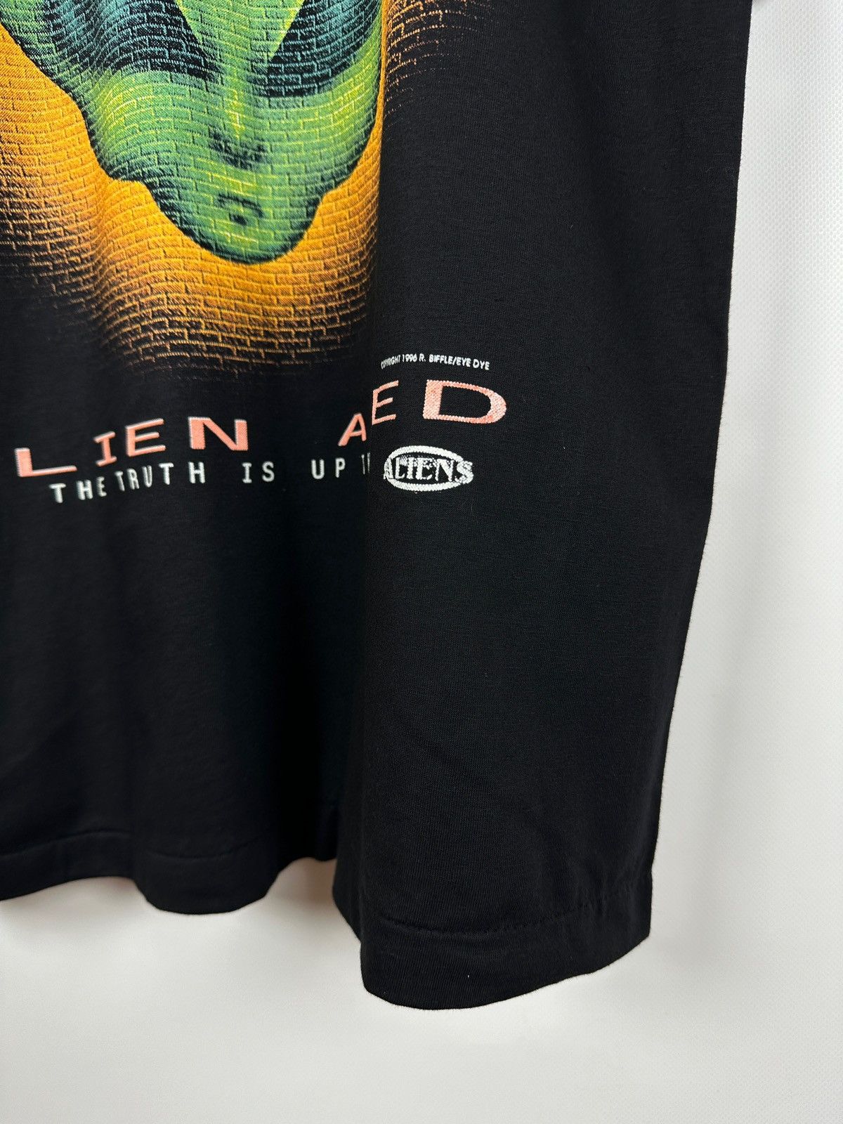 Alien Workshop 1996 Vintage Alien Workshop Alienated Single Stitch T-Shirt Size US L / EU 52-54 / 3 - 8 Thumbnail