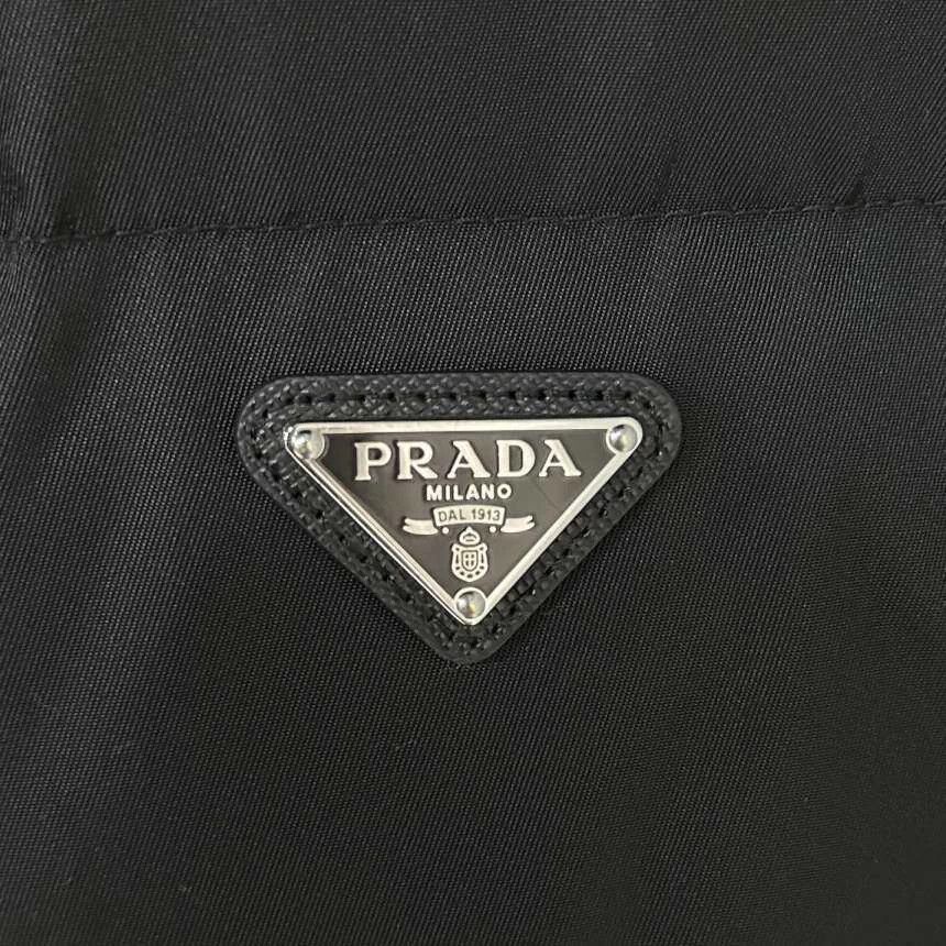 Prada PRADA 25FW triangle logo waist bag cinched down jacket 38 Size XS / US 0-2 / IT 36-38 - 6 Thumbnail