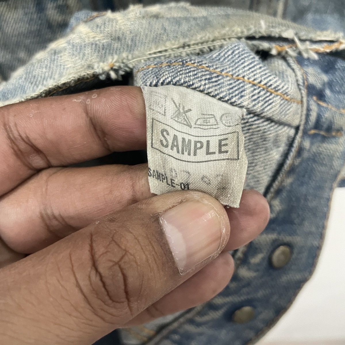 Levi's Vintage Levis Big E Embroidery Logo Sleeveless Denim Jacket Size US M / EU 48-50 / 2 - 5 Thumbnail