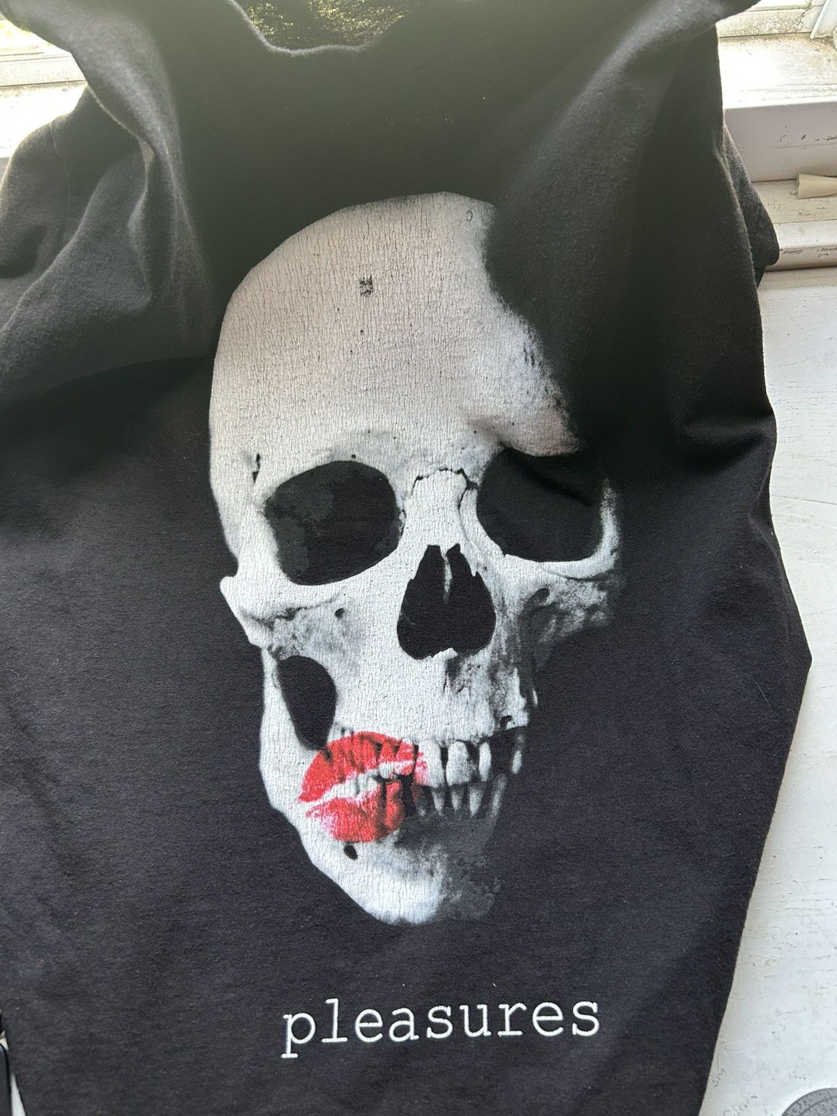 Pleasures Pleasures tee Size US L / EU 52-54 / 3 - 1 Thumbnail