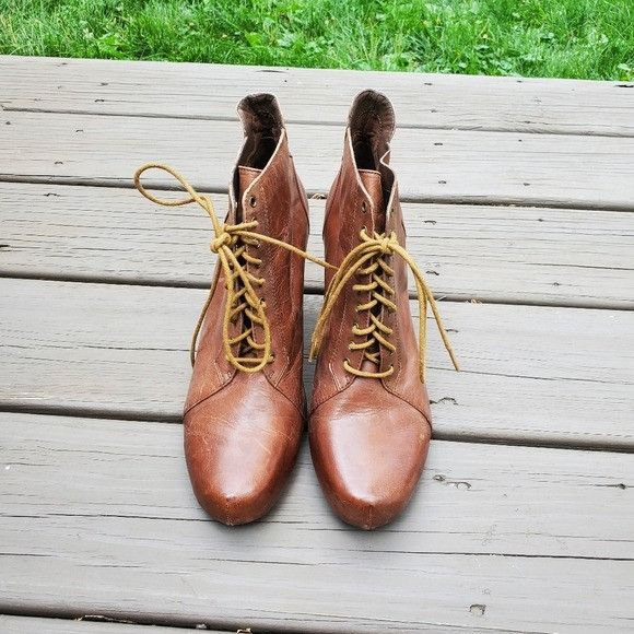 Vintage 90s y2k Brown Leather Lace Up Chunky Heel Victorian