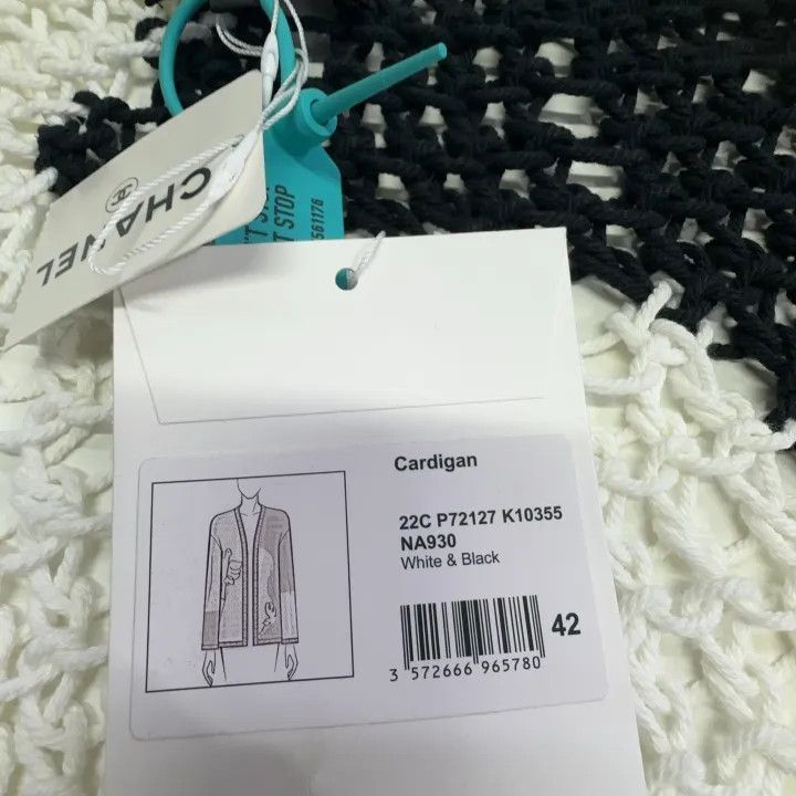 Chanel Chanel Black and White Patterned Knit Cardigan Size L / US 10 / IT 46 - 5 Thumbnail