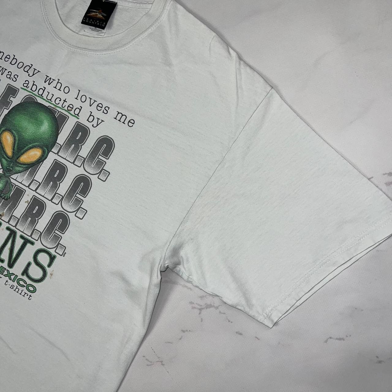 Vintage Vintage Aliens Shirt Size XL White Short Sleeve Mens Tee Size US XL / EU 56 / 4 - 5 Thumbnail
