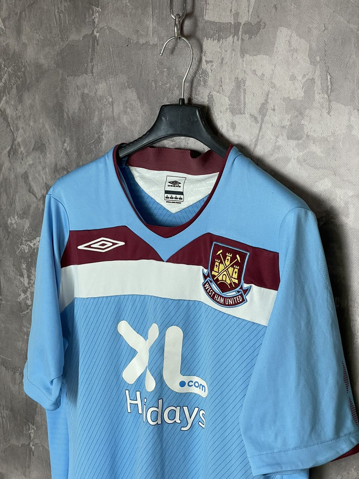 Other × Umbro WEST HAM UNITED 2016 AWAY FOOTBALL SHIRT Soccer JERSEY UMBRO Size US M / EU 48-50 / 2 - 7 Thumbnail