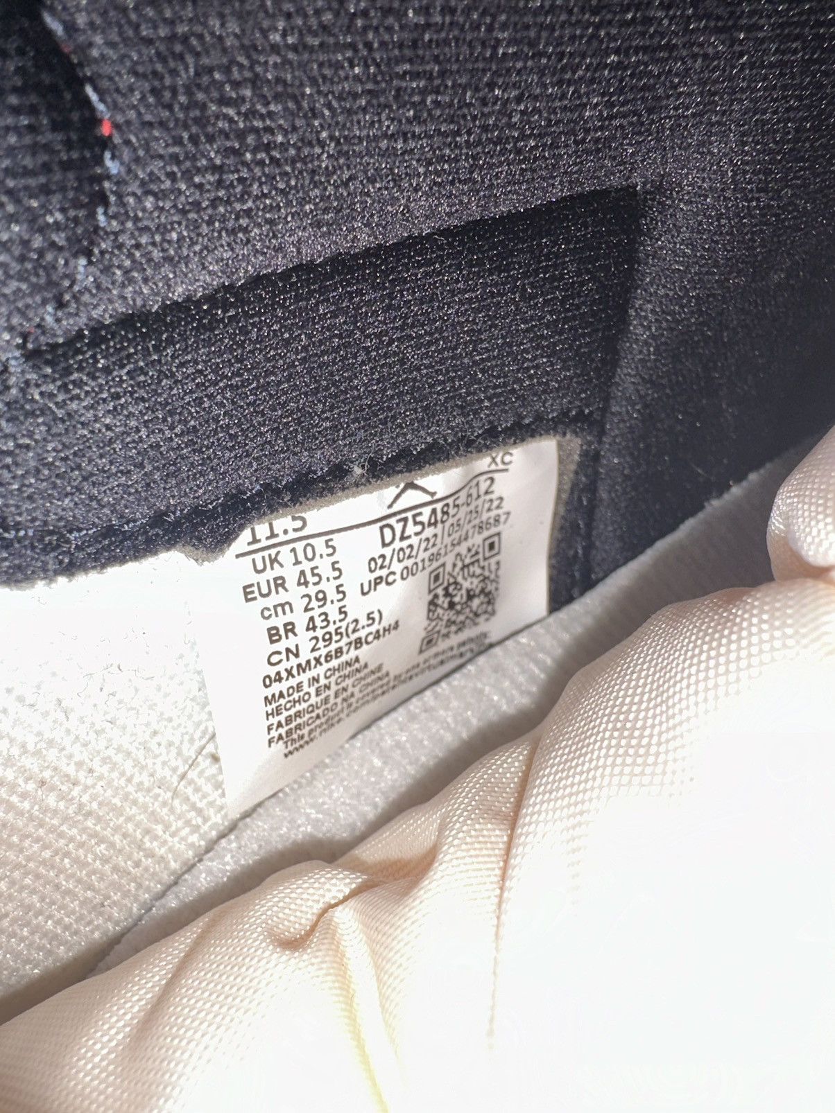Jordan Brand × Nike Jordan 1 Chicago Lost & Found Size US 11.5 / EU 44-45 - 9 Thumbnail