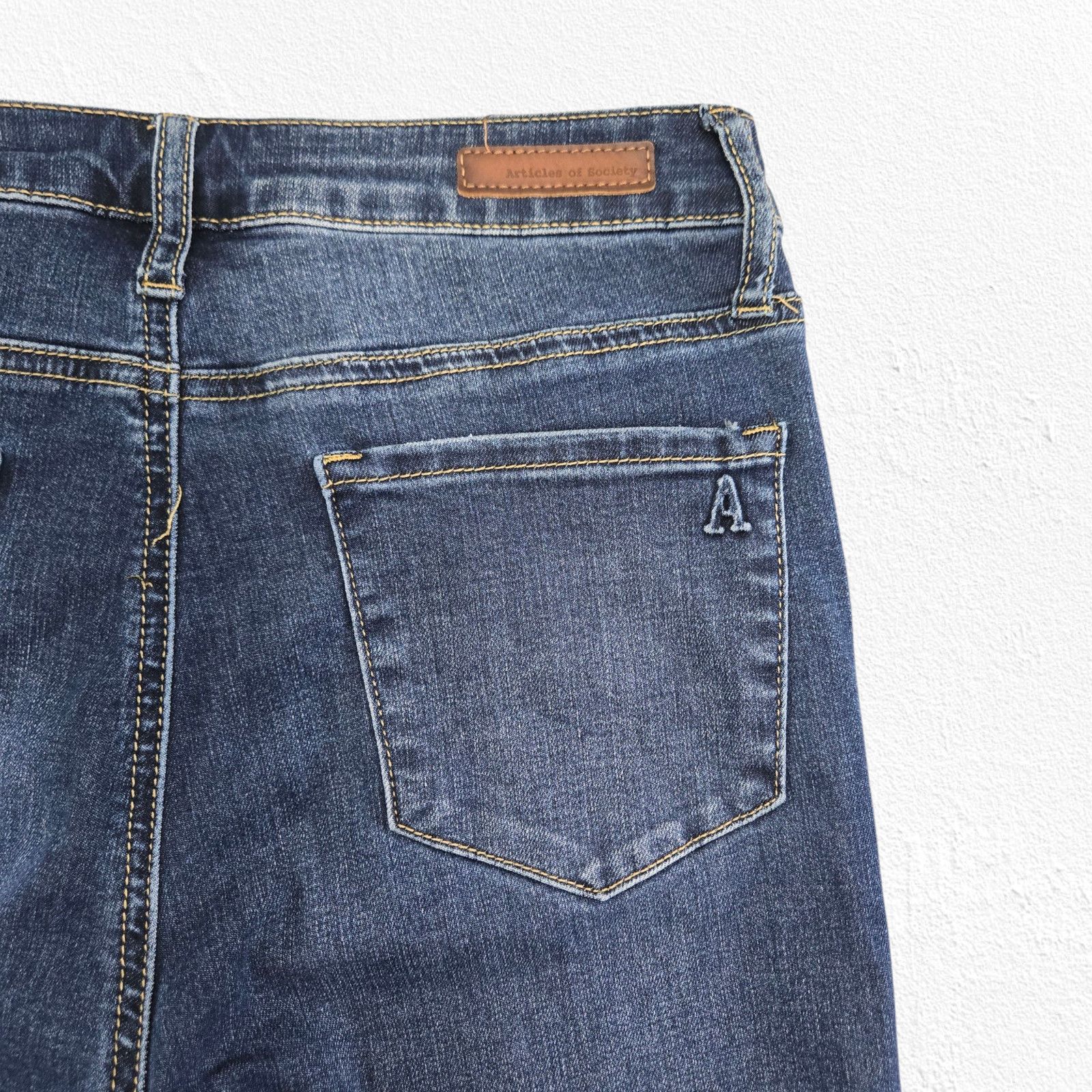 Other Dark Wash Chelsea Slim Crop Bootcut Jeans Size 27 Size 27" / US 4 / IT 40 - 9 Thumbnail