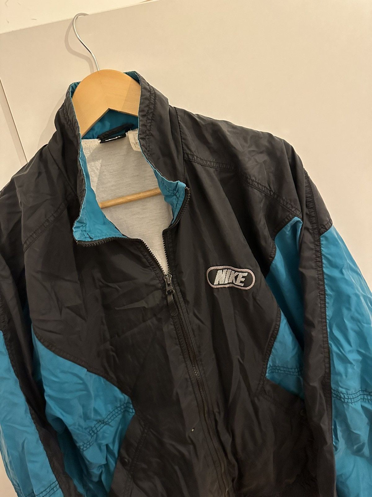 Nike Nike Air Max Jacket Windbreaker Size M Vintage Jacke Retro Size US M / EU 48-50 / 2 - 5 Thumbnail