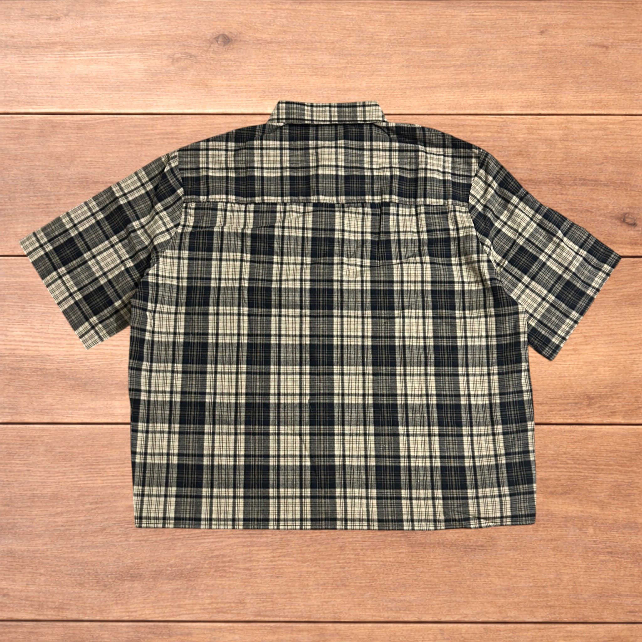 Japanese Brand Checkered cotton short sleeve button up shirt in navy/beige. Size US M / EU 48-50 / 2 - 2 Thumbnail