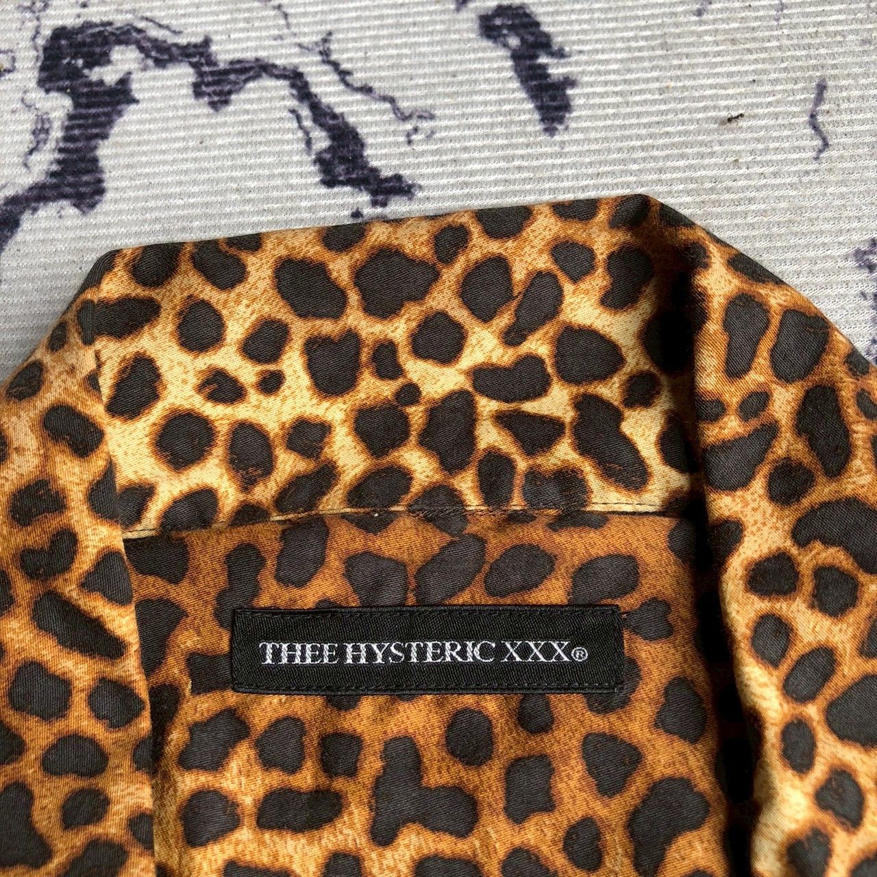 Hysteric Glamour Vintage Y2K Thee Hysteric XXX Leopard Print Shirt Size US S / EU 44-46 / 1 - 4 Thumbnail