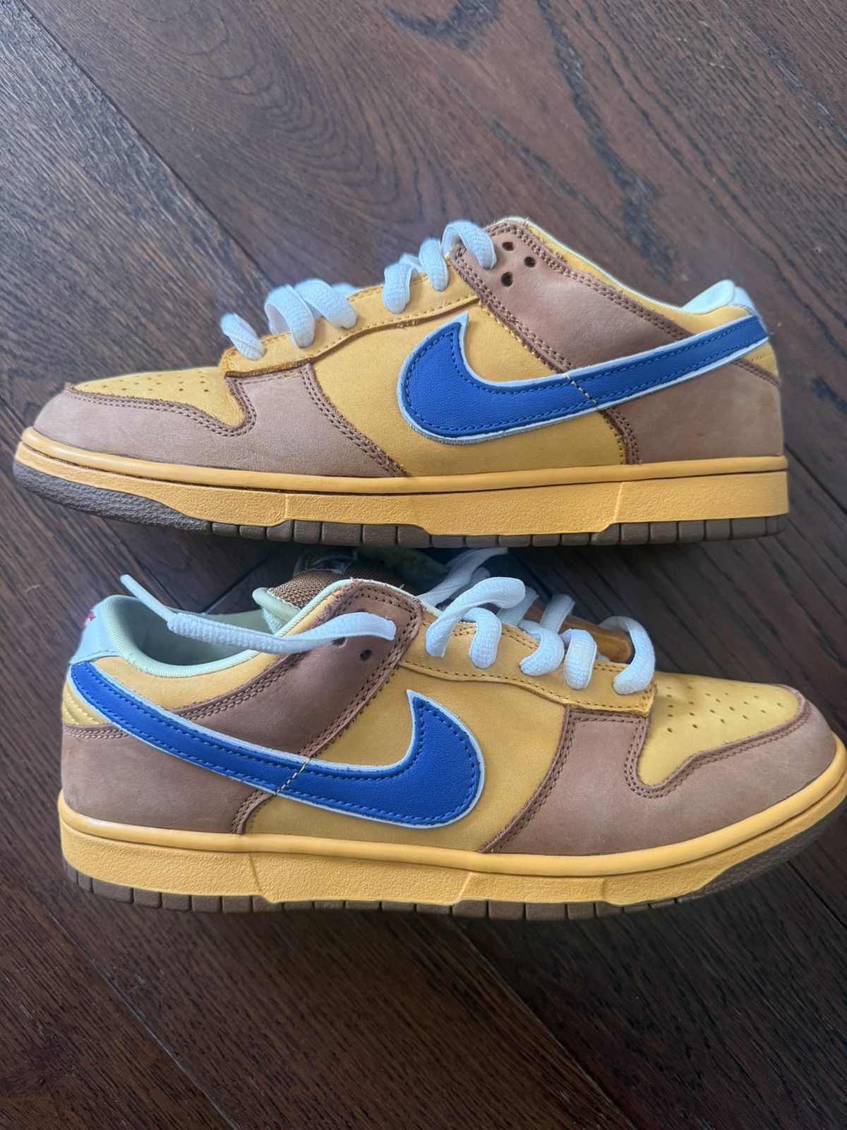 Nike SB Nike Dunk Sb Low Newcastle Brown Ale Size US 9.5 / EU 42-43 - 1 Thumbnail