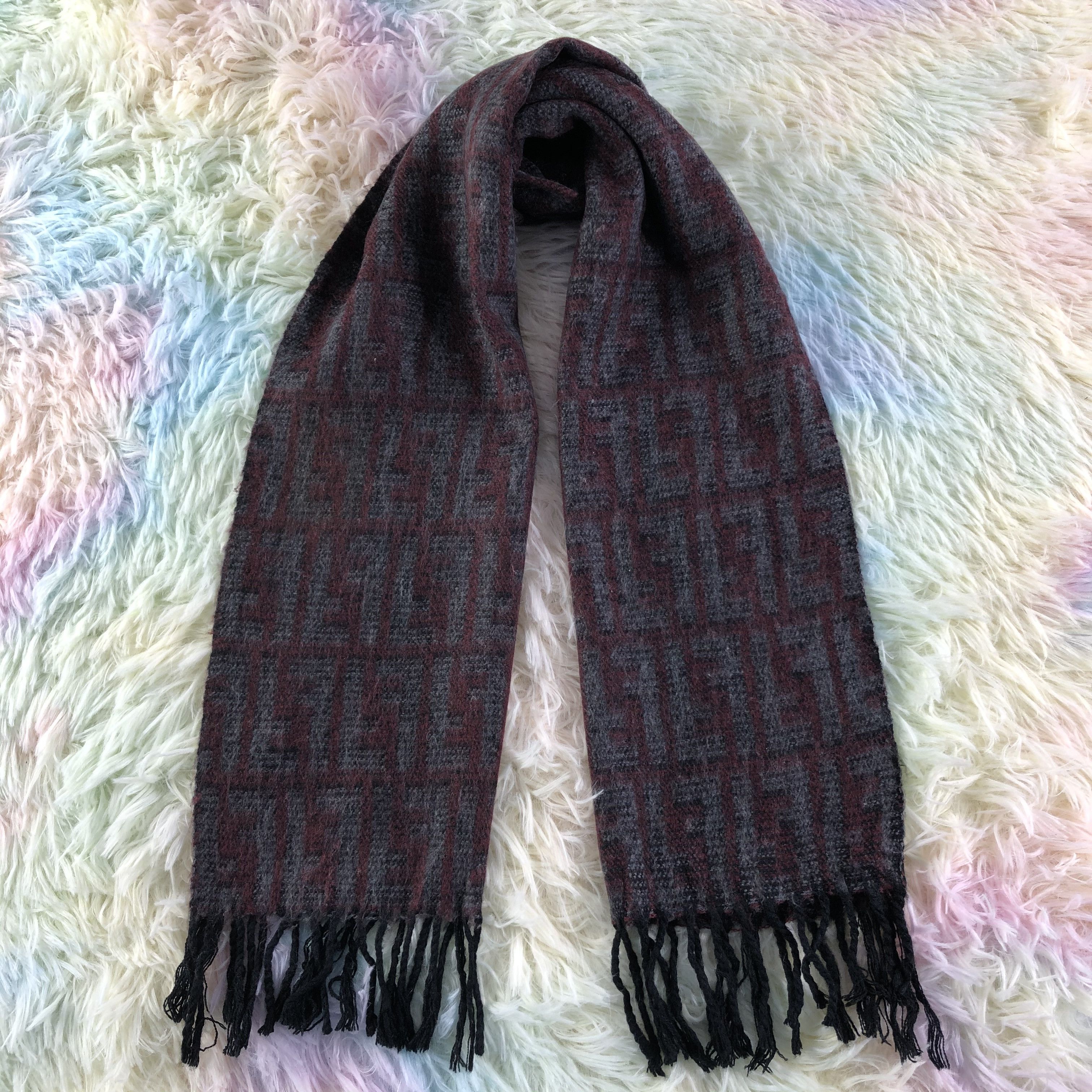 Vintage Fendi Scarf / Muffler / Neckwear - KM493 Size ONE SIZE - 1 Thumbnail