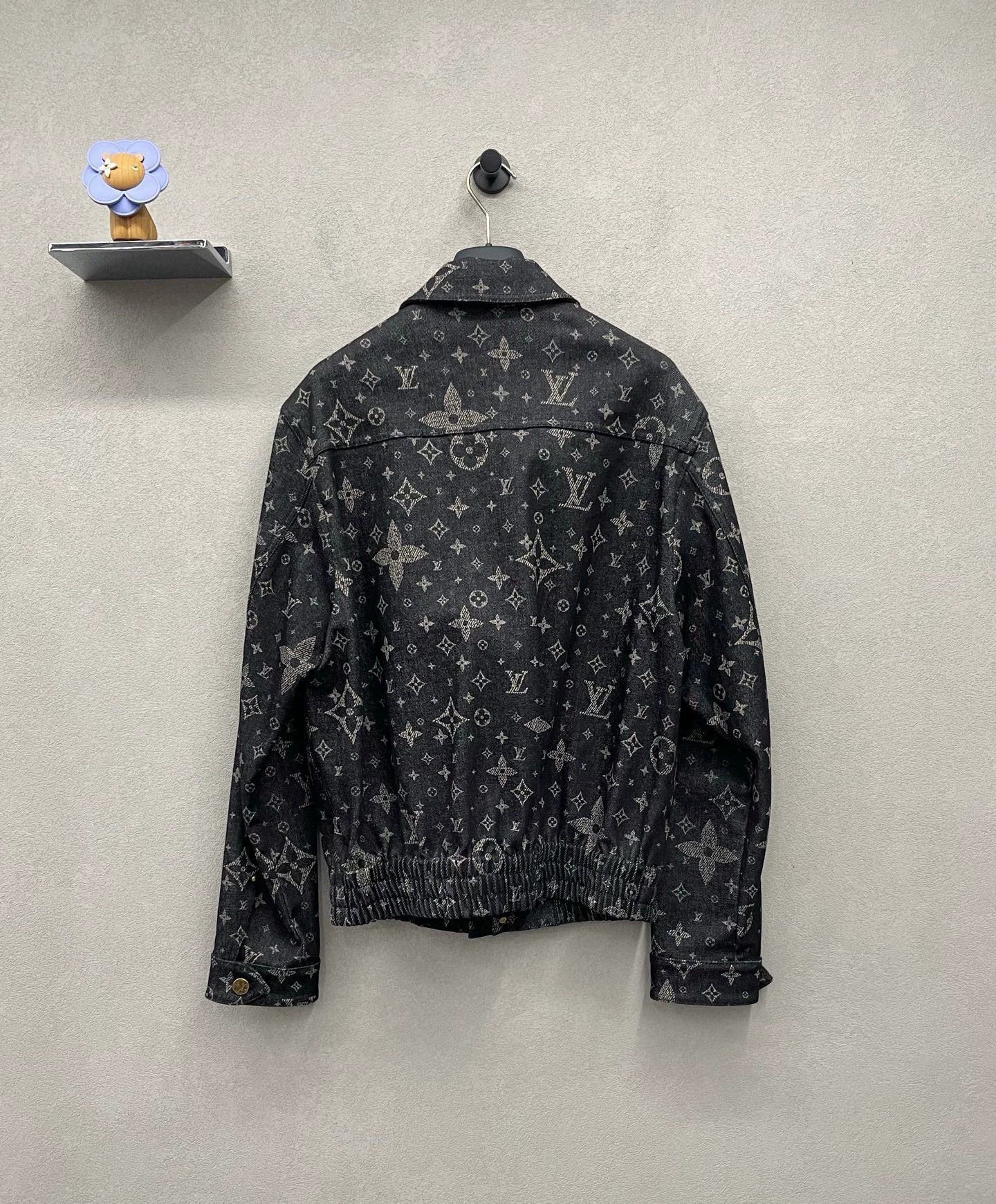 Louis Vuitton LV Black Logo Printed Jacket Size 48 Size US M / EU 48-50 / 2 - 2 Thumbnail