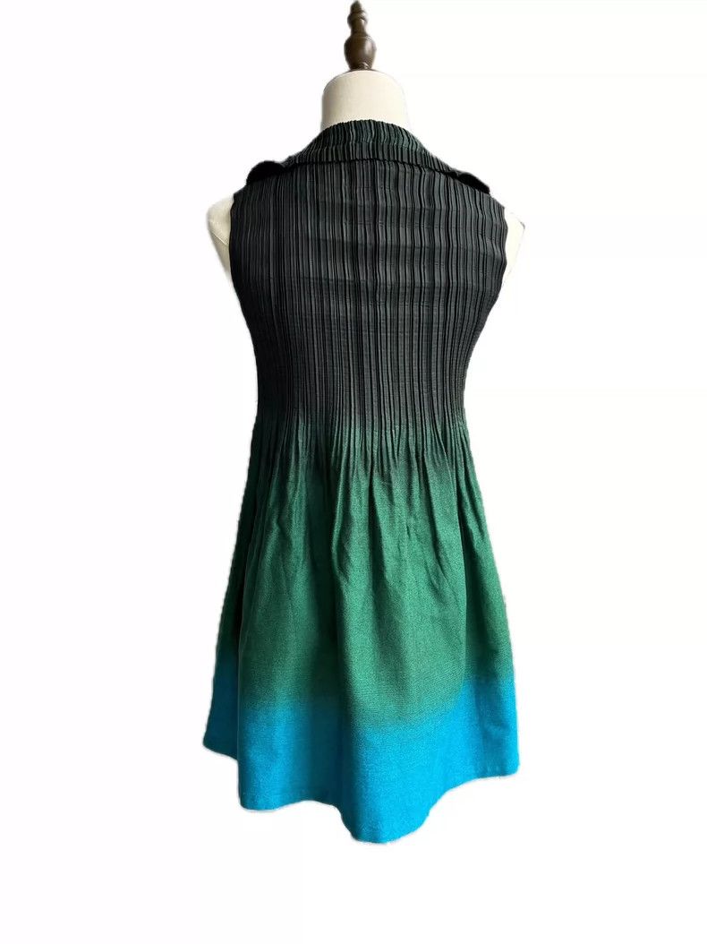 Issey Miyake Issey Miyake size:2 A wavy pleated dress with a gradient f Size XS / US 0-2 / IT 36-38 - 3 Thumbnail