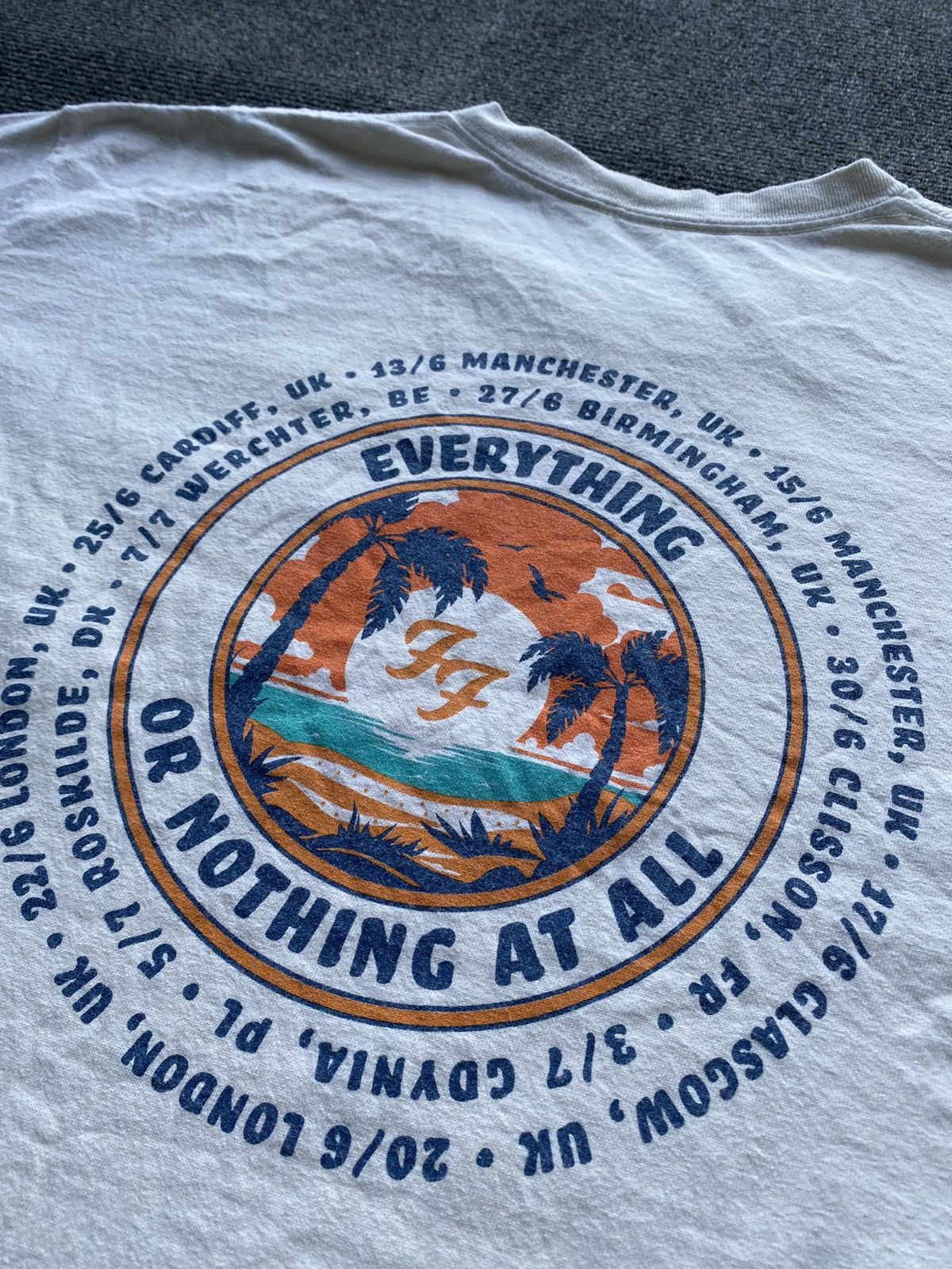 Band Tees 🔥2024 Foo Fighters Band Tour Shirt M “everything or nothing” Size US M / EU 48-50 / 2 - 3 Thumbnail