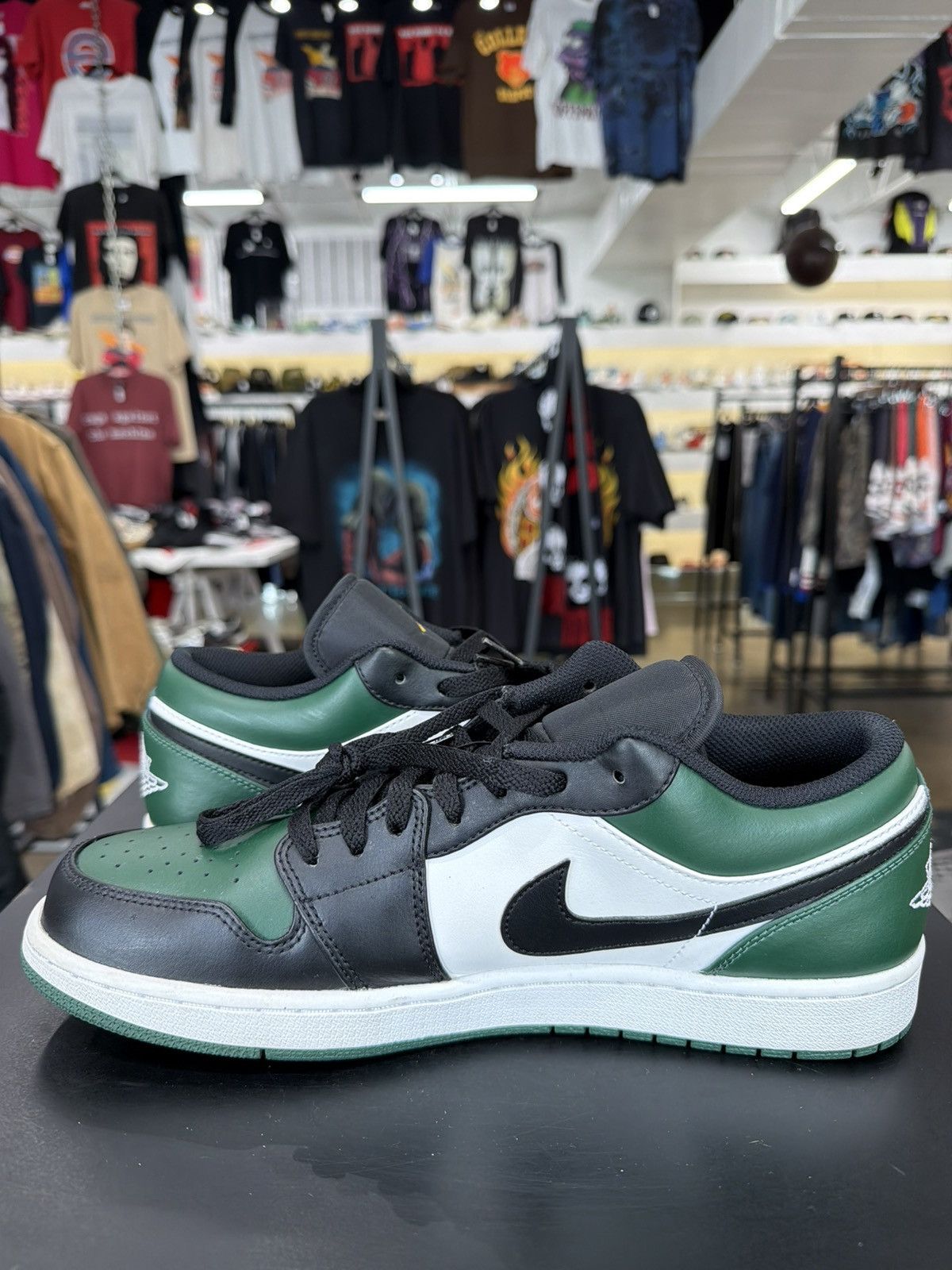 Jordan Brand Air Jordan 1 Low Green Toe Size 12 (2021) Size US 12 / EU 45 - 4 Thumbnail