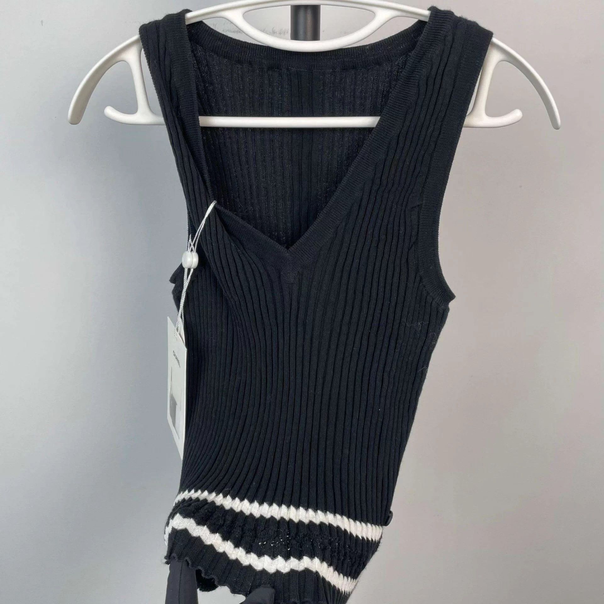 Chanel Chanel Black Knit Short-Sleeve Tee EU38 Size S / US 4 / IT 40 - 5 Thumbnail