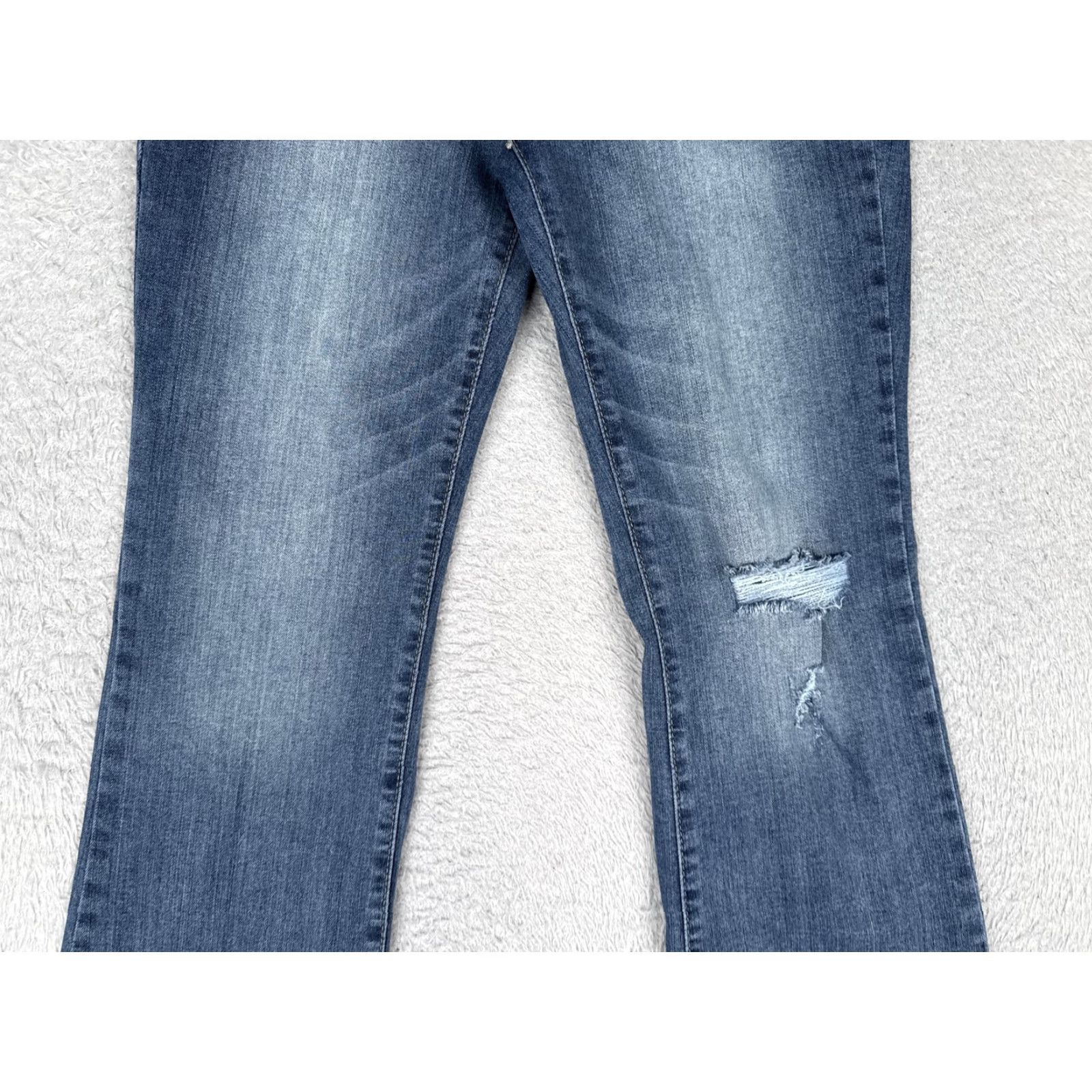 Vintage Code Bleu Jeans Womens Bootcut 6 Blue Medium Wash Mid Rise Stretch 27x31 Denim 5-Pocket Distressed Twin Button Zip Vintage No N/A Size 28" / US 6 / IT 42 - 3 Thumbnail