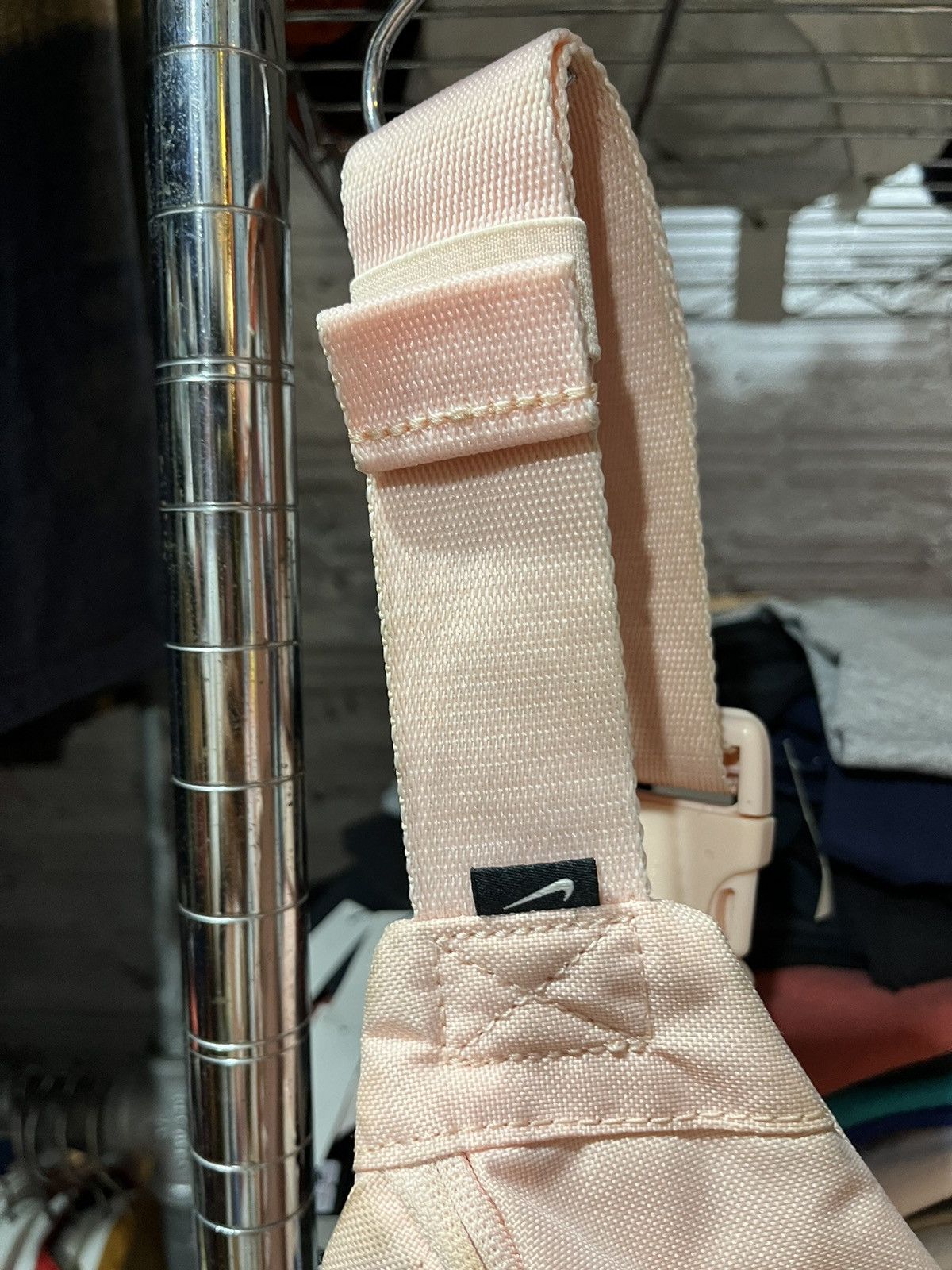 Nike Nike Air Swoosh Pink Rose Waist Bag 00s Size ONE SIZE - 4 Thumbnail