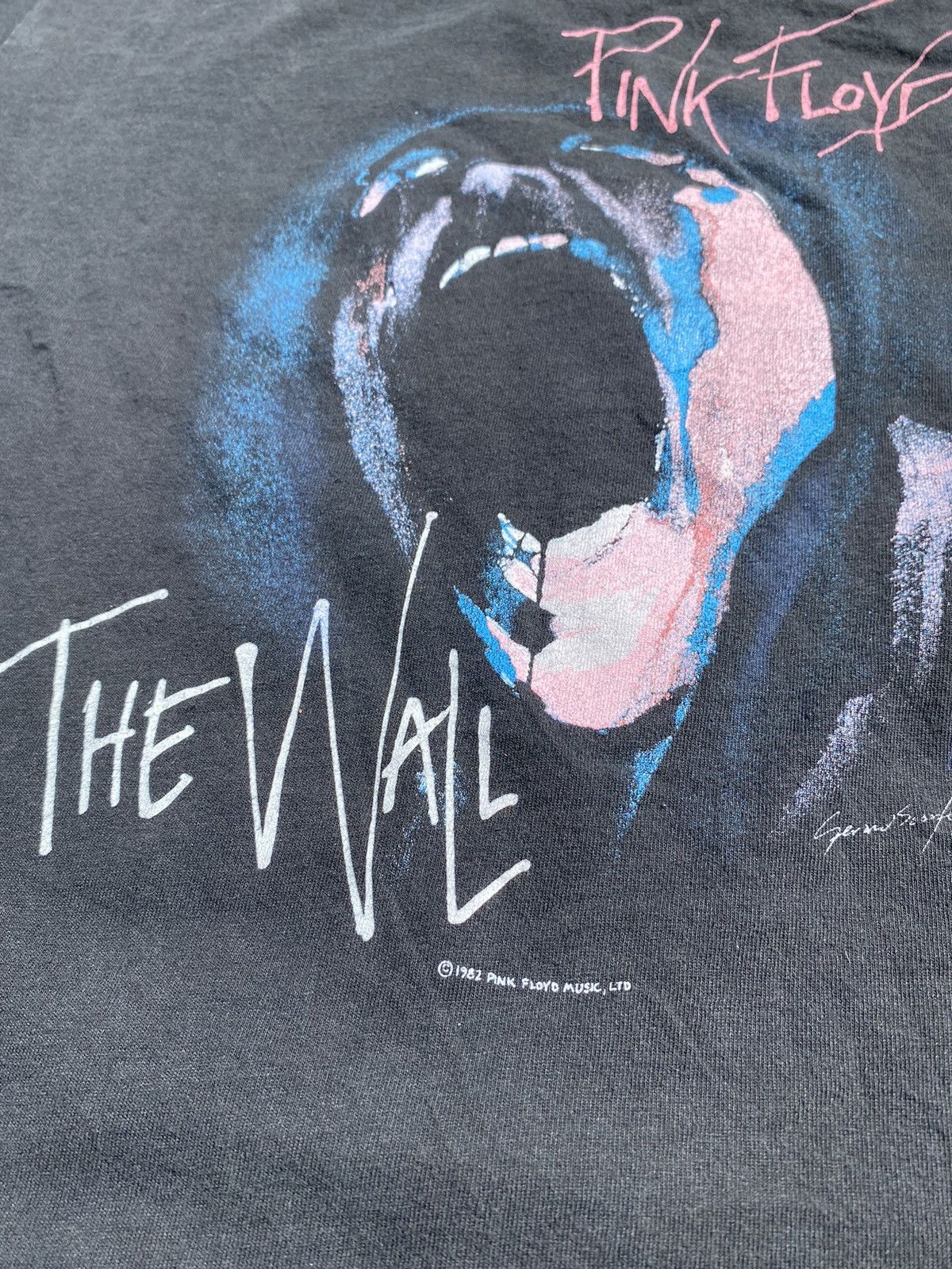 Vintage Vintage 80’s Pink Floyd “The Wall” Tee Size US M / EU 48-50 / 2 - 4 Thumbnail