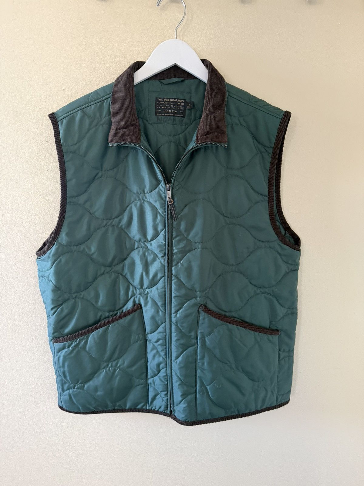 J.Crew Green quilted vest with corduroy trim Size US L / EU 52-54 / 3 - 1 Thumbnail