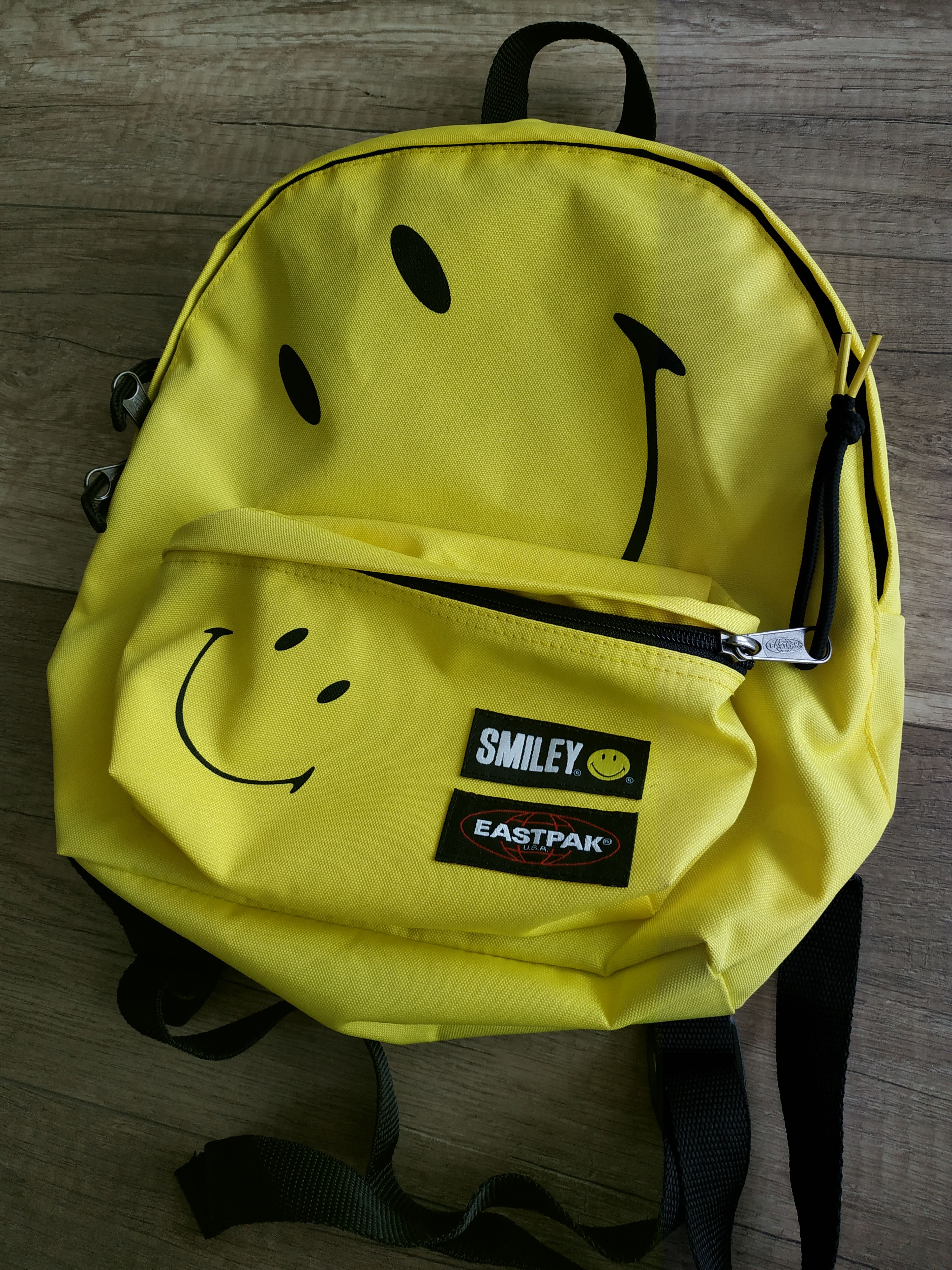 Eastpak Eastpak x Smiley Collabo Yellow Unisex Small Backpack Size ONE SIZE - 2 Thumbnail