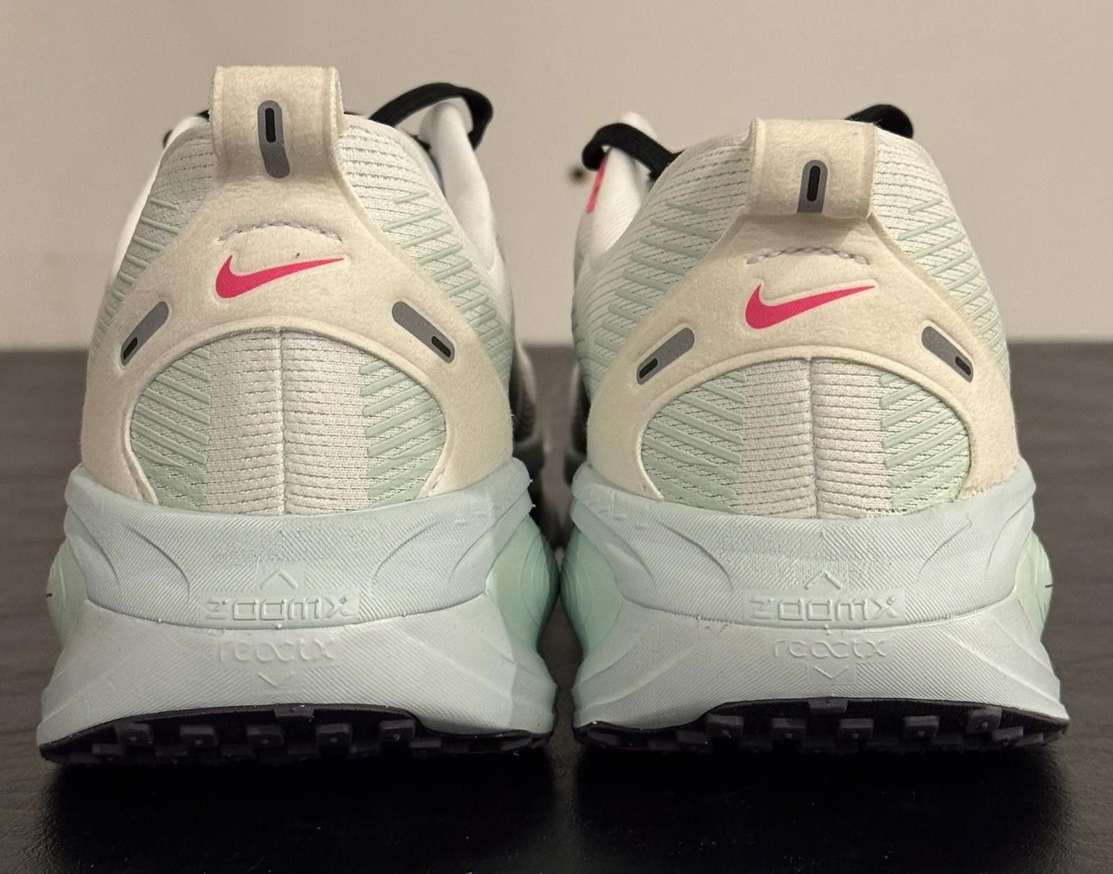 Nike Size 9.5M- Nike Vomero 18 “White Glacier” Black Blue Pink Size US 10 / EU 43 - 5 Thumbnail