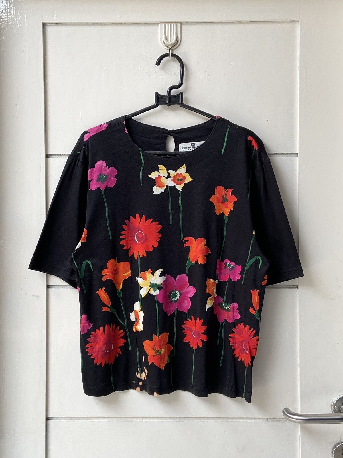 Pierre Balmain PIERRE BALMAIN Flower Motive T-shirt Size US S / EU 44-46 / 1 - 1 Thumbnail