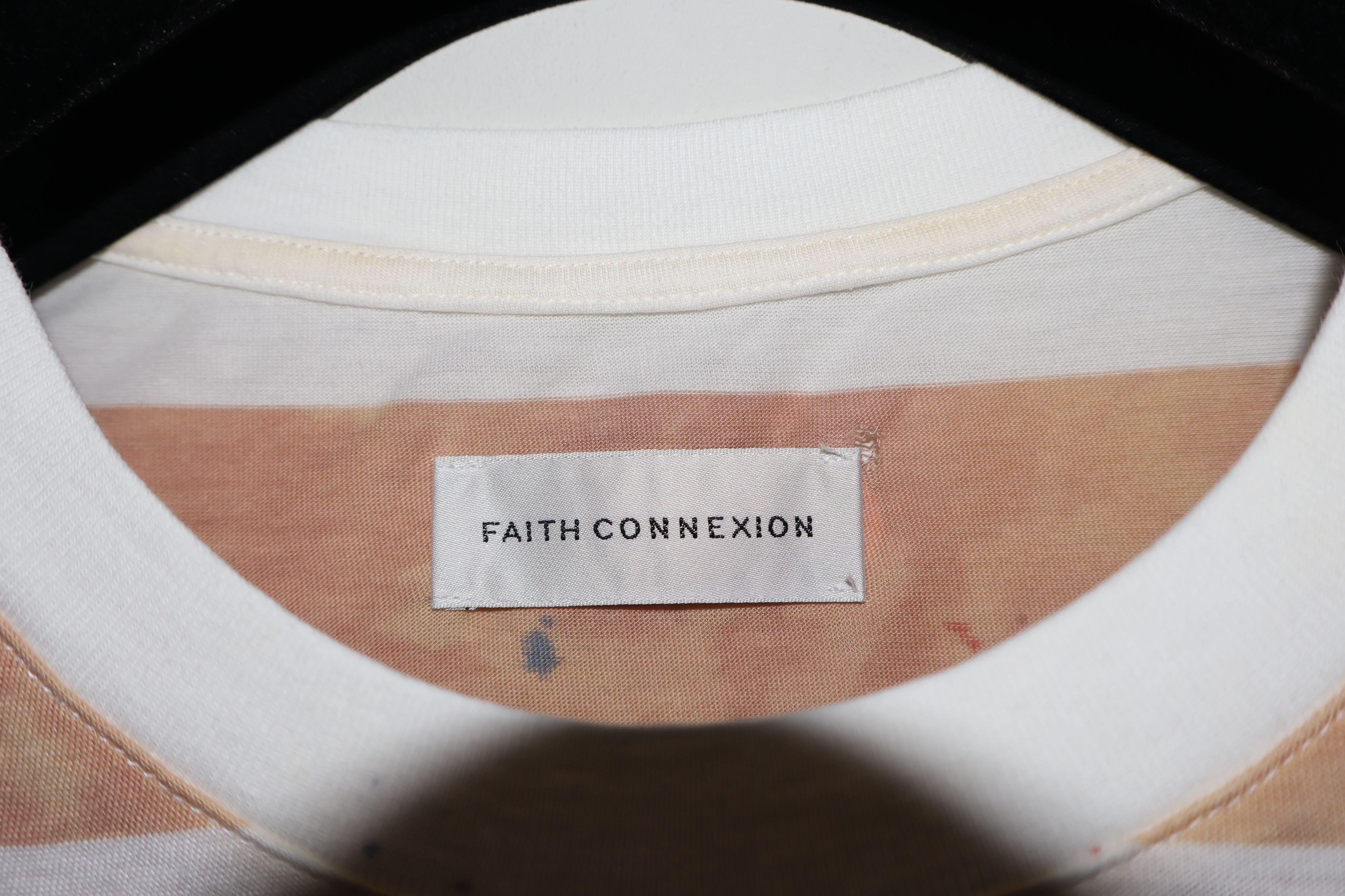 Faith Connexion bleach effect t-shirt Size US M / EU 48-50 / 2 - 4 Thumbnail