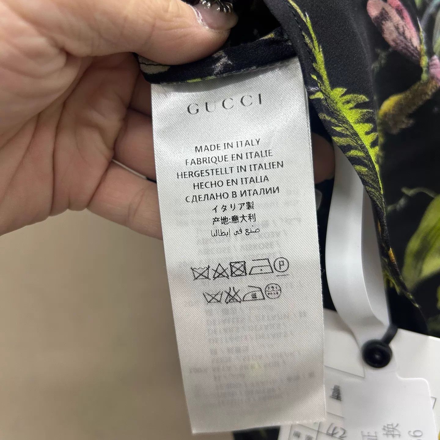 Gucci Gucci Floral Bird Print Silk Batwing Shirt 99 42 Size M / US 6-8 / IT 42-44 - 4 Thumbnail