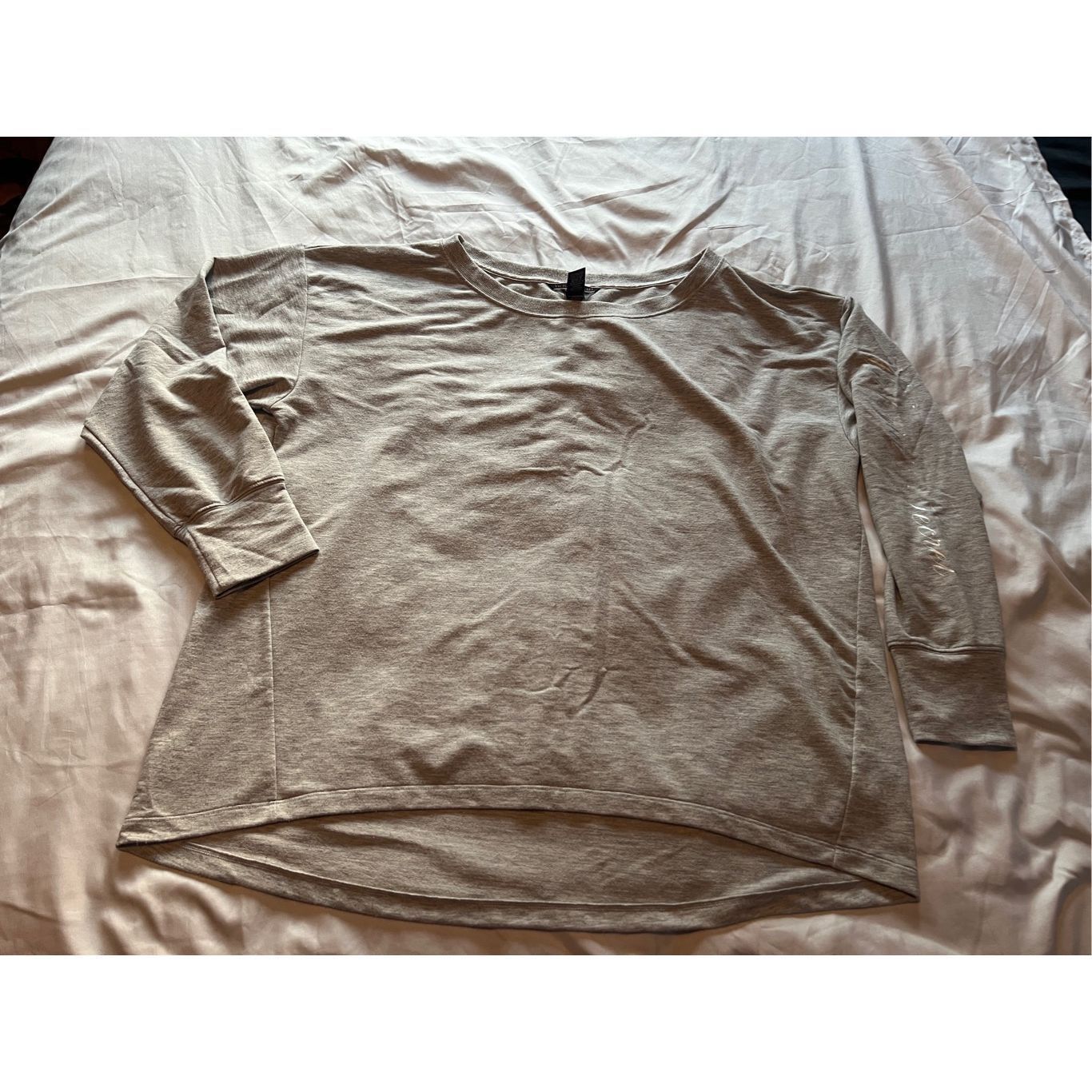 Victoria's Secret Victoria’s Secret Grey Crewneck Top Woman’s Size Large Size L / US 10 / IT 46 - 1 Thumbnail