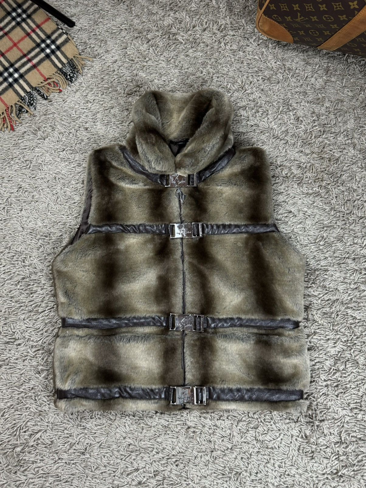 Vintage fur vest Baby Phat y2k original casual item
