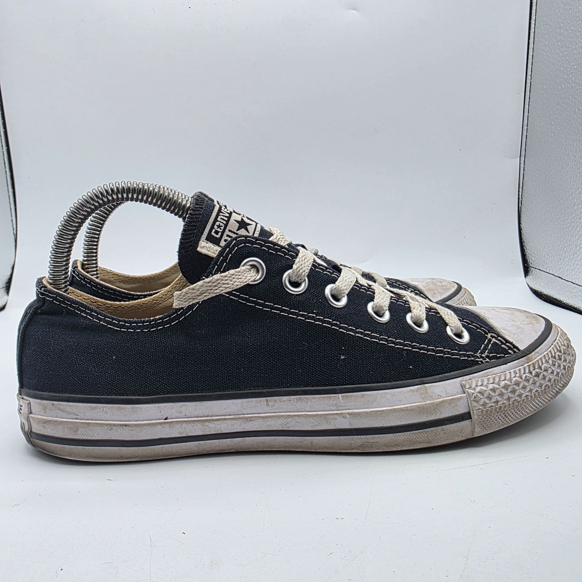 Converse Converse Chuck Taylor All Star Womens Size 8 Black Low Top S Size US 8 / IT 38 - 12 Thumbnail