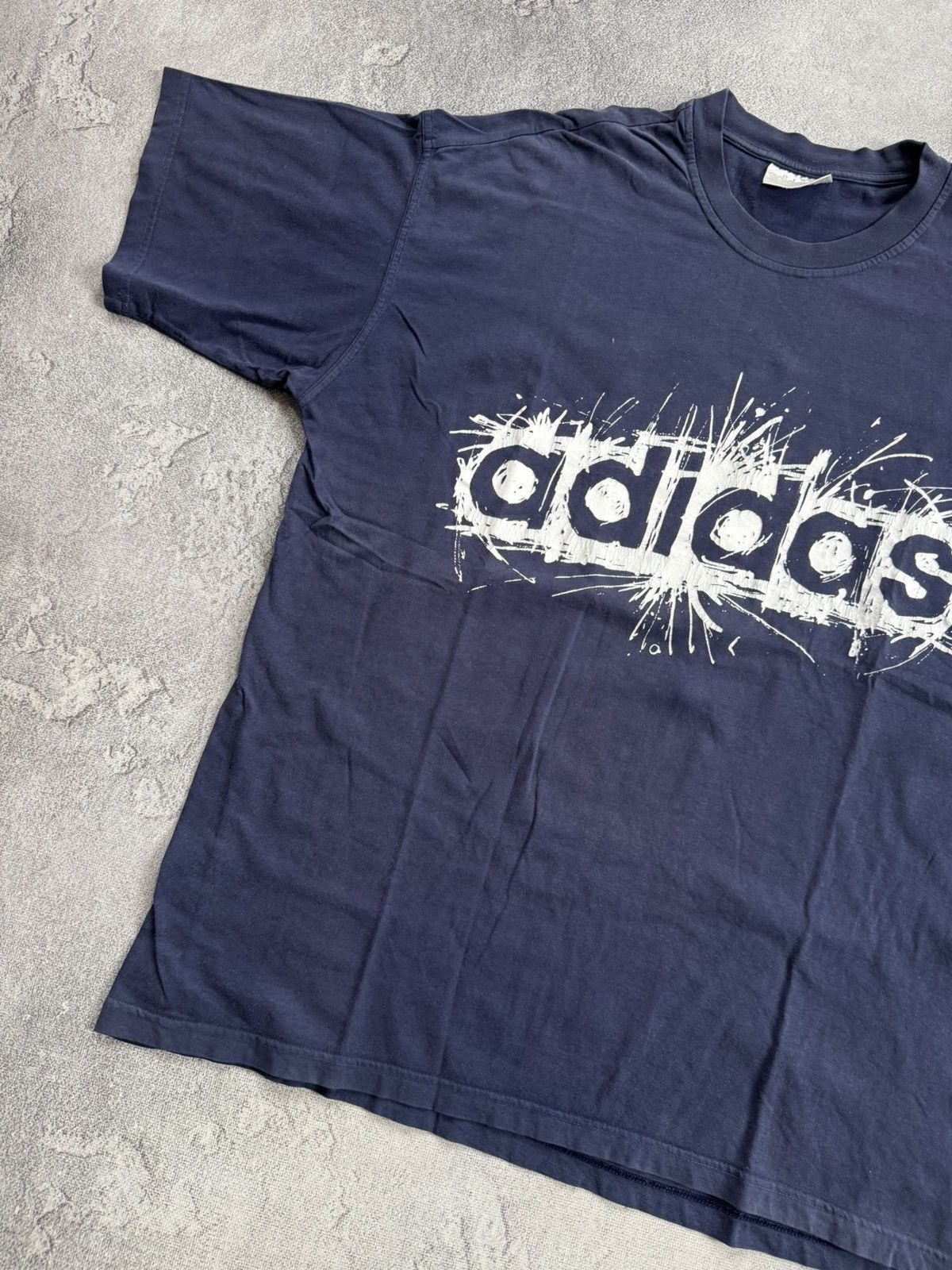 Adidas Adidas XL/size big logo retro vintage tee t-shirts 90s Size US XL / EU 56 / 4 - 5 Thumbnail