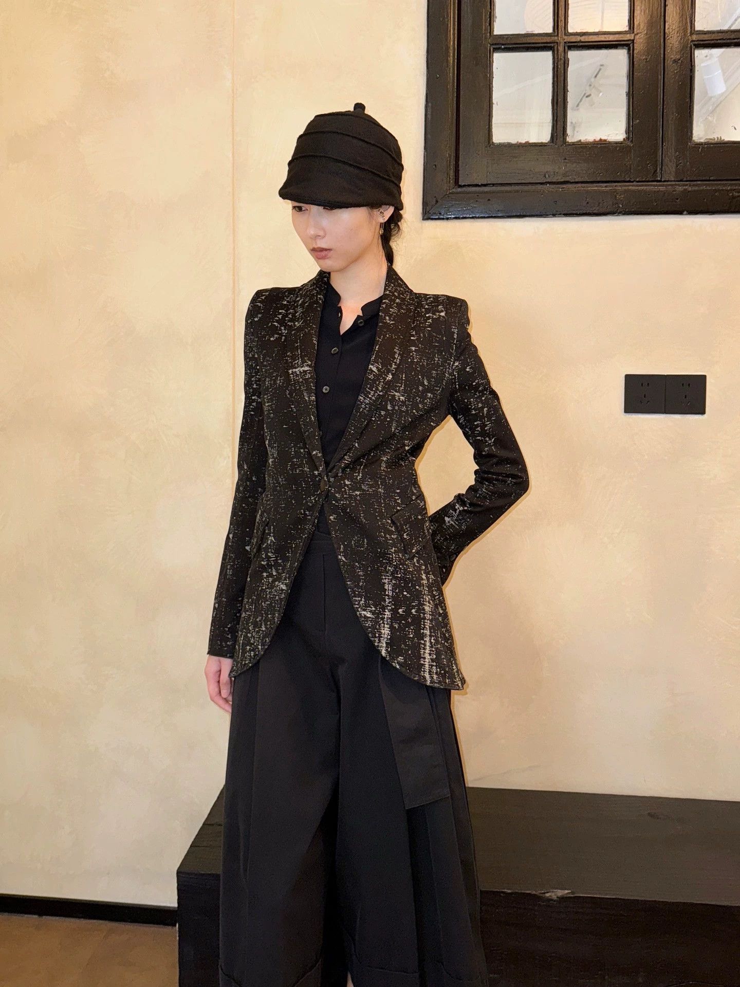 Other Vintage Italian Ink-Splatter Slim Blazer with Elegant Shoulder Pads Size XS / US 0-2 / IT 36-38 - 6 Thumbnail