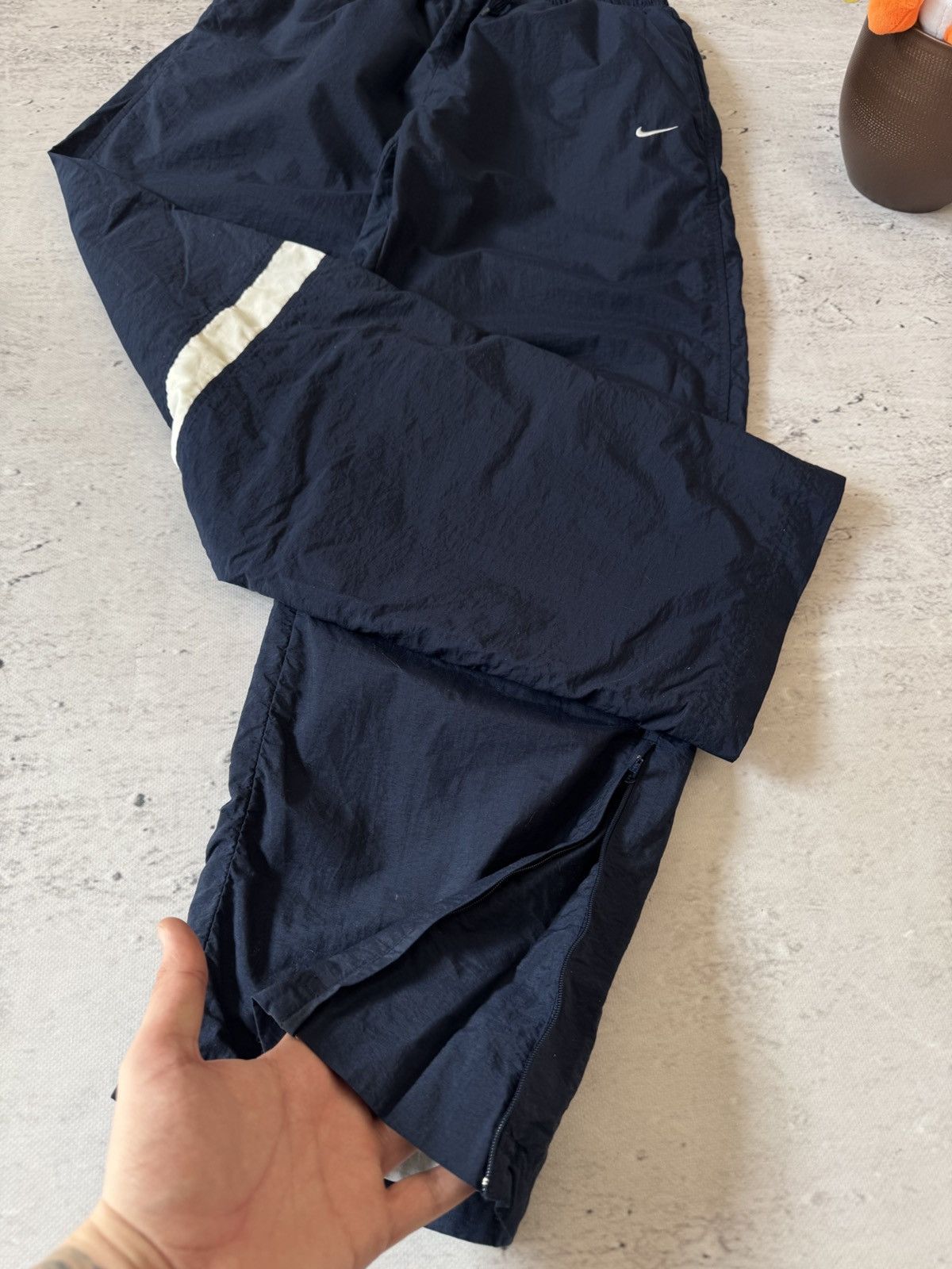 Nike × Vintage NIKE NYLON VINTAGE Y2K OVERSIZE BAGGY FIT PANTS SWEATPANTS Size US 34 / EU 50 - 4 Thumbnail
