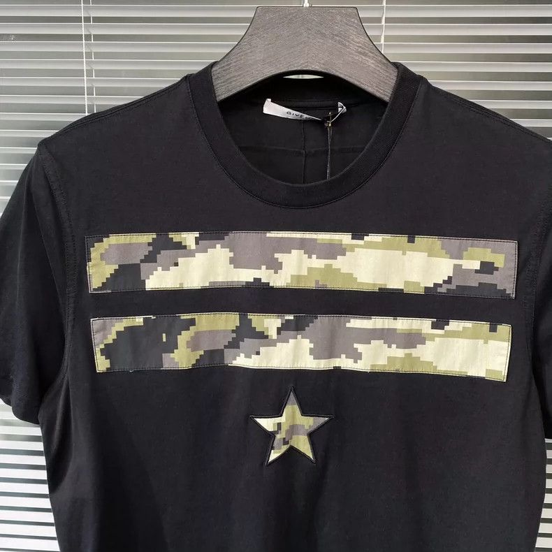 Givenchy Givenchy Short-sleeve T-shirt with camouflage patches, five Size US M / EU 48-50 / 2 - 3 Thumbnail