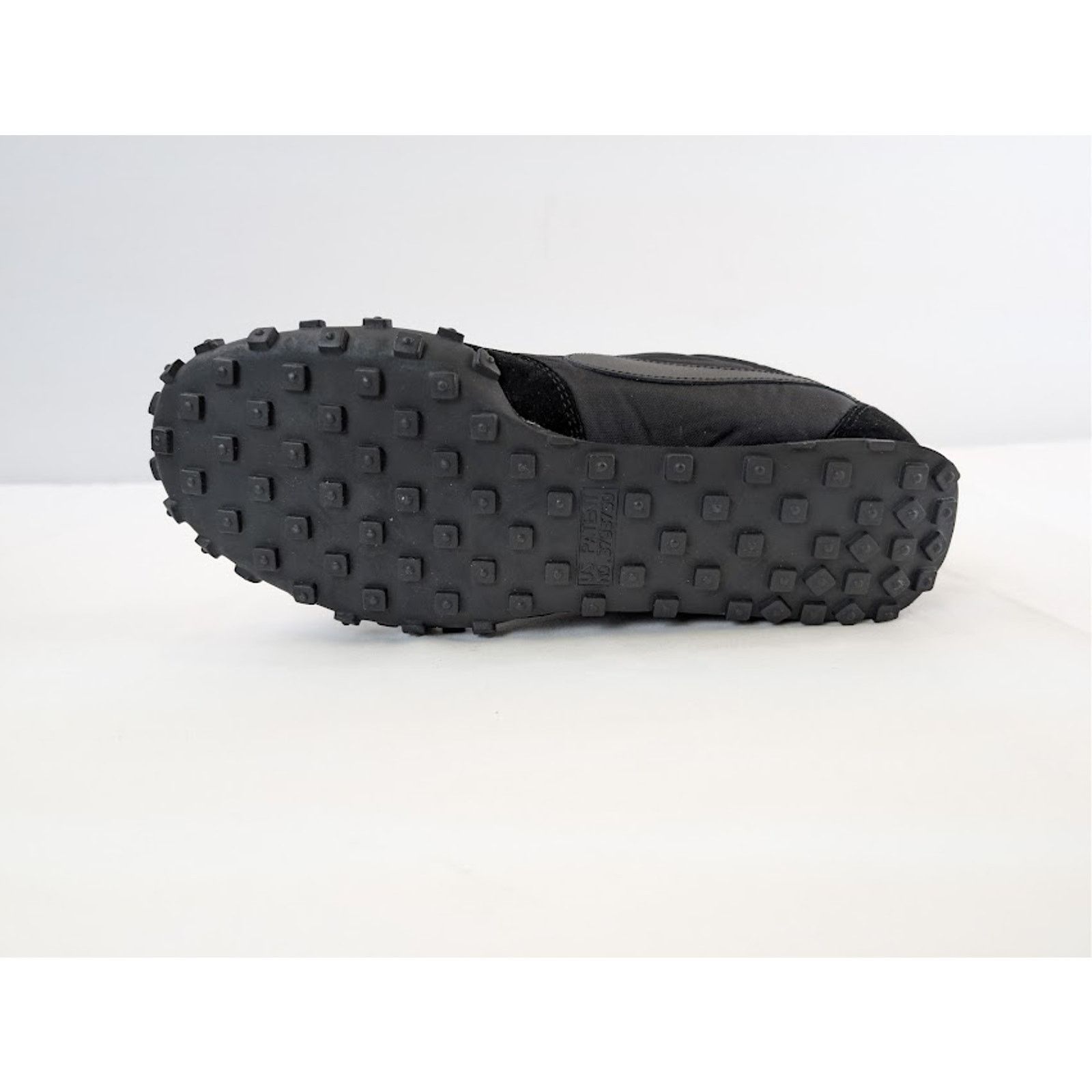 CDG by Comme des Garcons × Nike o1rshd1 Waffle Racer Low Top Sneaker in Black / White 8 Size US 8 / EU 41 - 12 Thumbnail