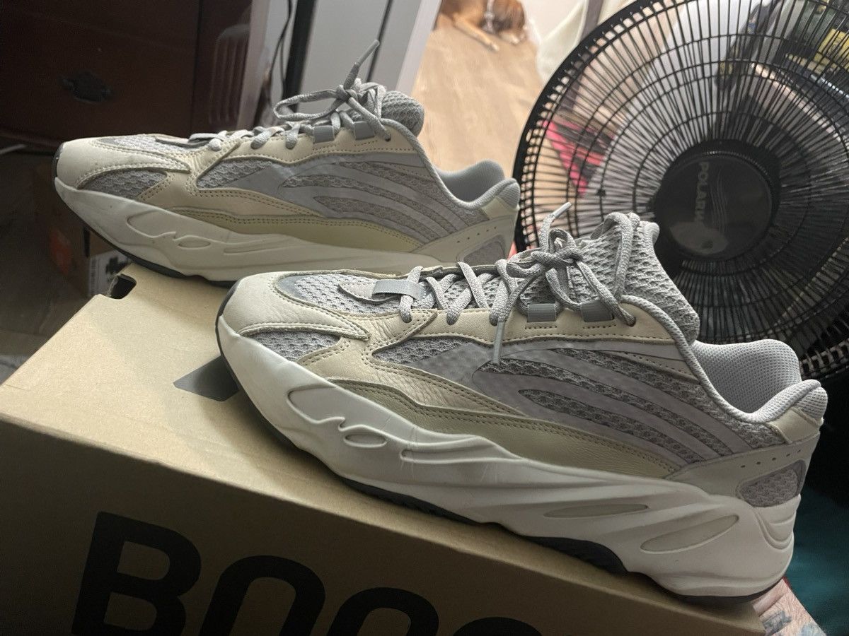 Yeezy Yeezy boost 700 v2 cream Size US 11.5 / EU 44-45 - 5 Thumbnail