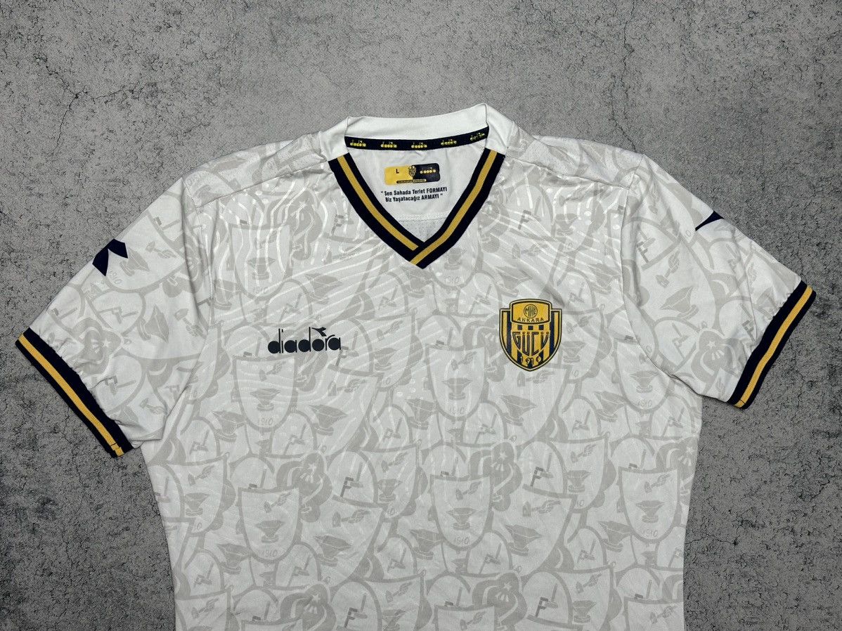 Diadora MKE Ankaragücü #12 ARIYIBI 2021-22 Away Diadora Shirt Jersey Size US L / EU 52-54 / 3 - 3 Thumbnail