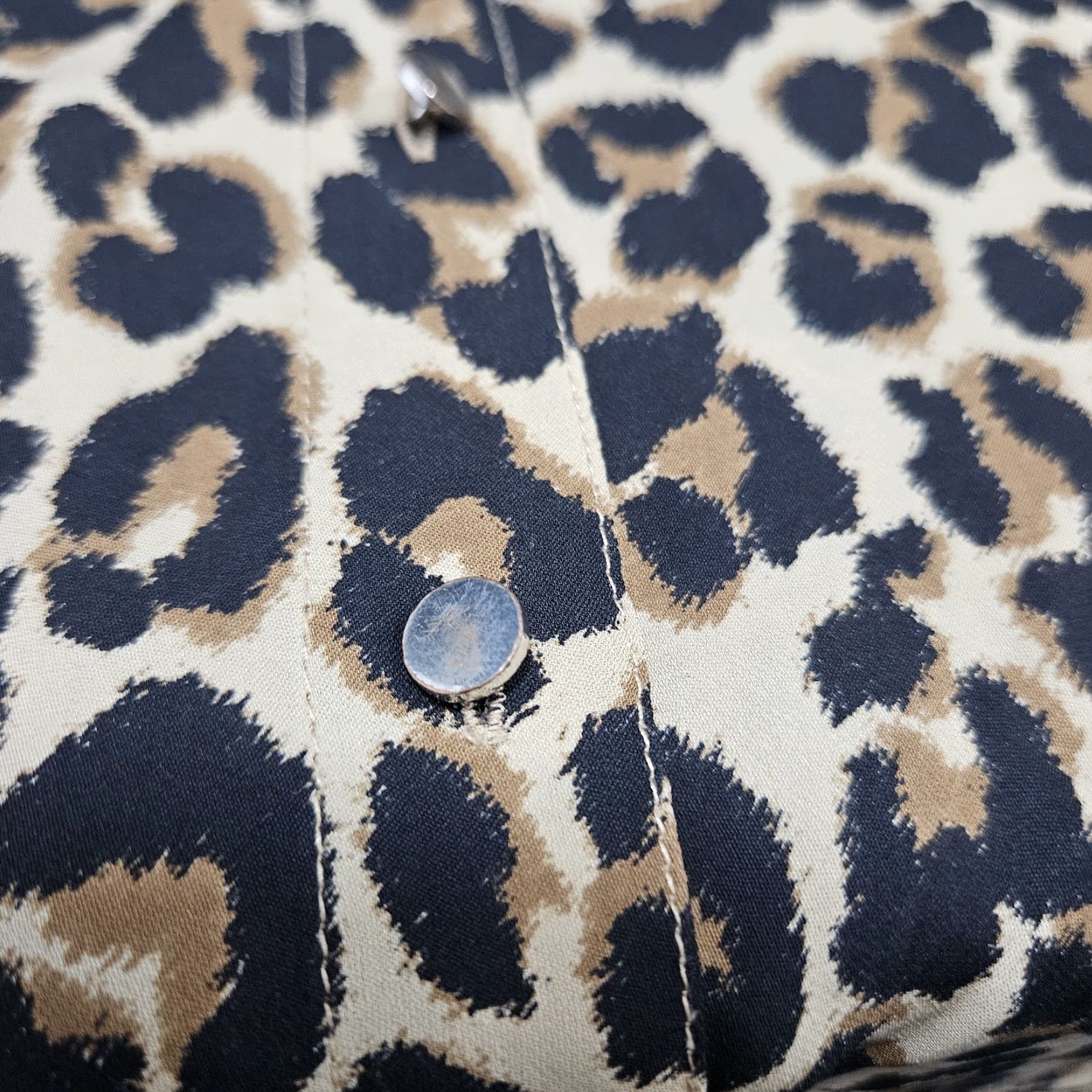 White House Black Market **Brown Leopard 100% Silk Button Up Blouse Shirt Top Size 6** User: **White House Black Market Brown Leopard 100% Silk Button-Up Blouse Size 6** Size M / US 6-8 / IT 42-44 - 6 Thumbnail