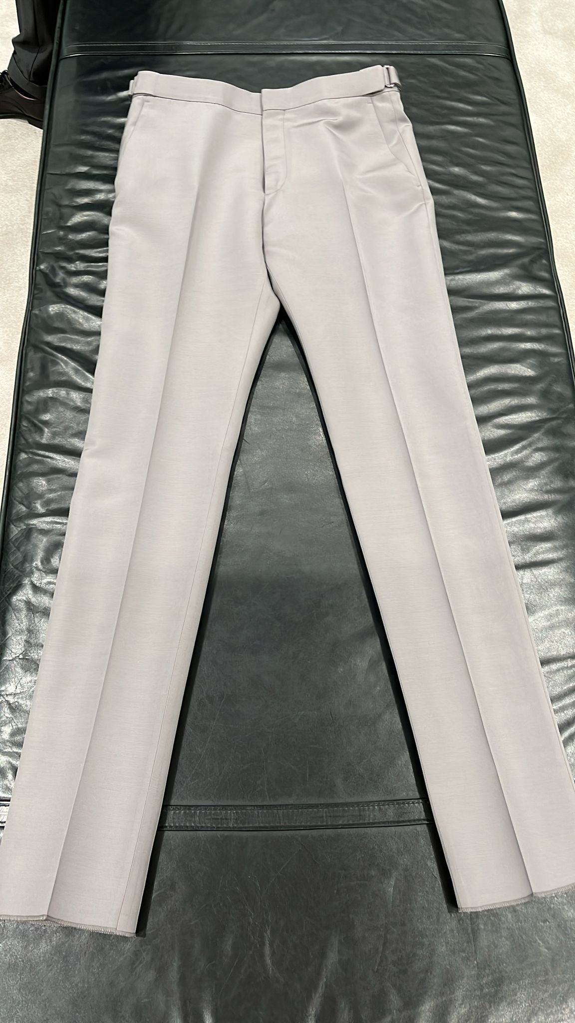 o1loc1c1124 61004D Pant in Grey