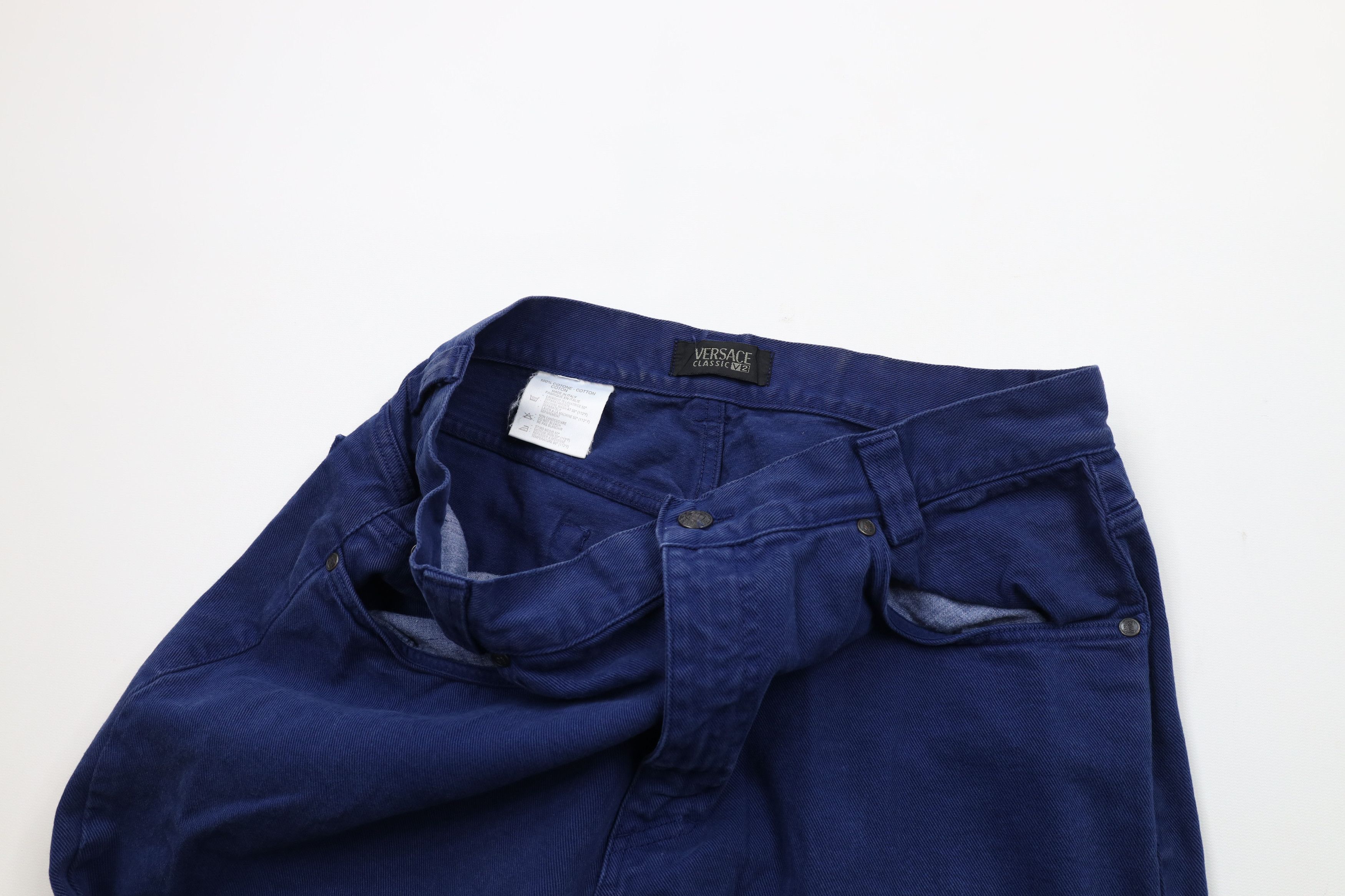Versace × Vintage Vintage 90s Versace Spell Out Tapered Leg Denim Jeans Blue Size US 32 / EU 48 - 7 Thumbnail